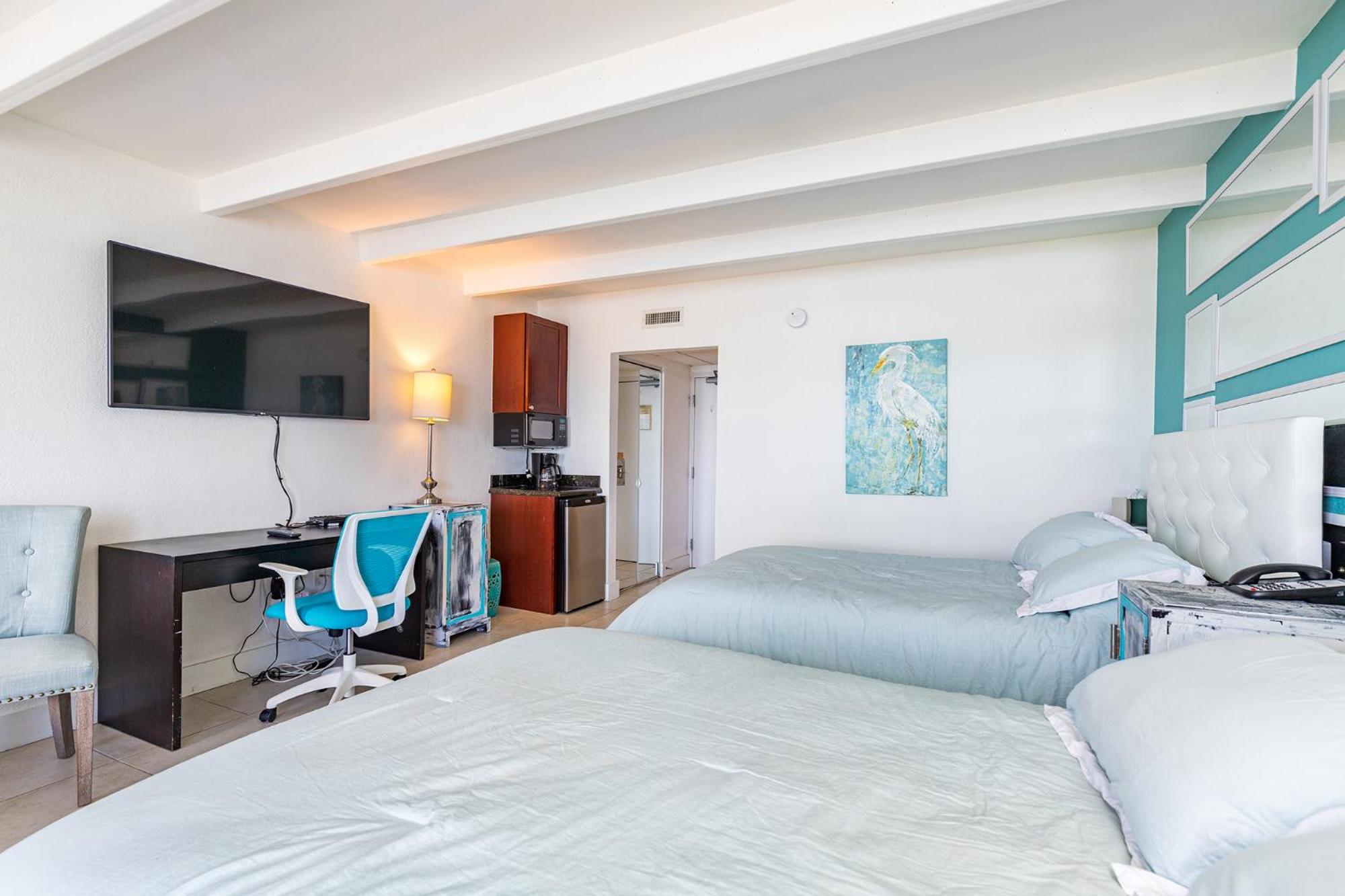 Double Room with Lake View - Photo 22