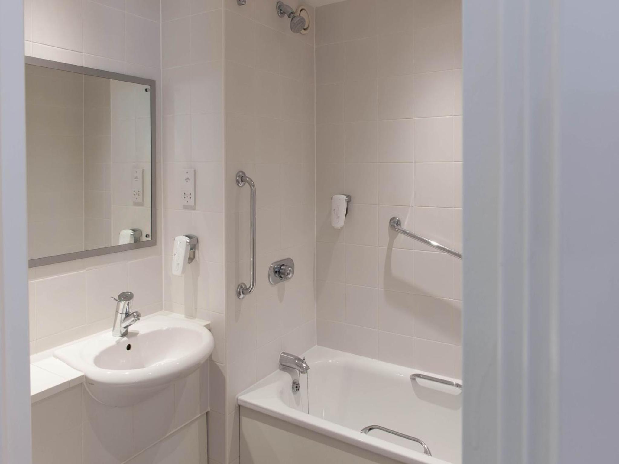 Double Room - Photo 4