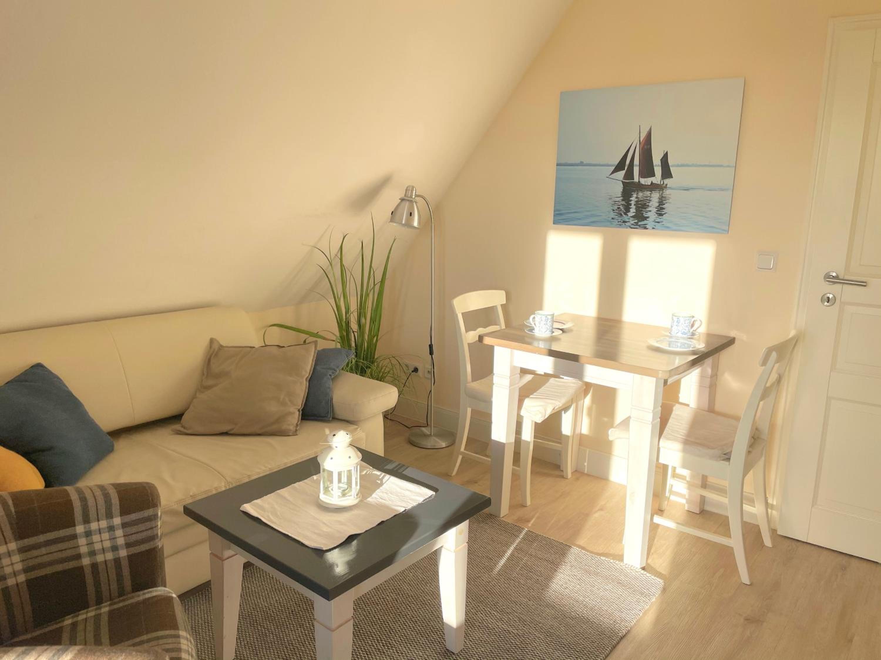 Apartment with Balcony photo 3