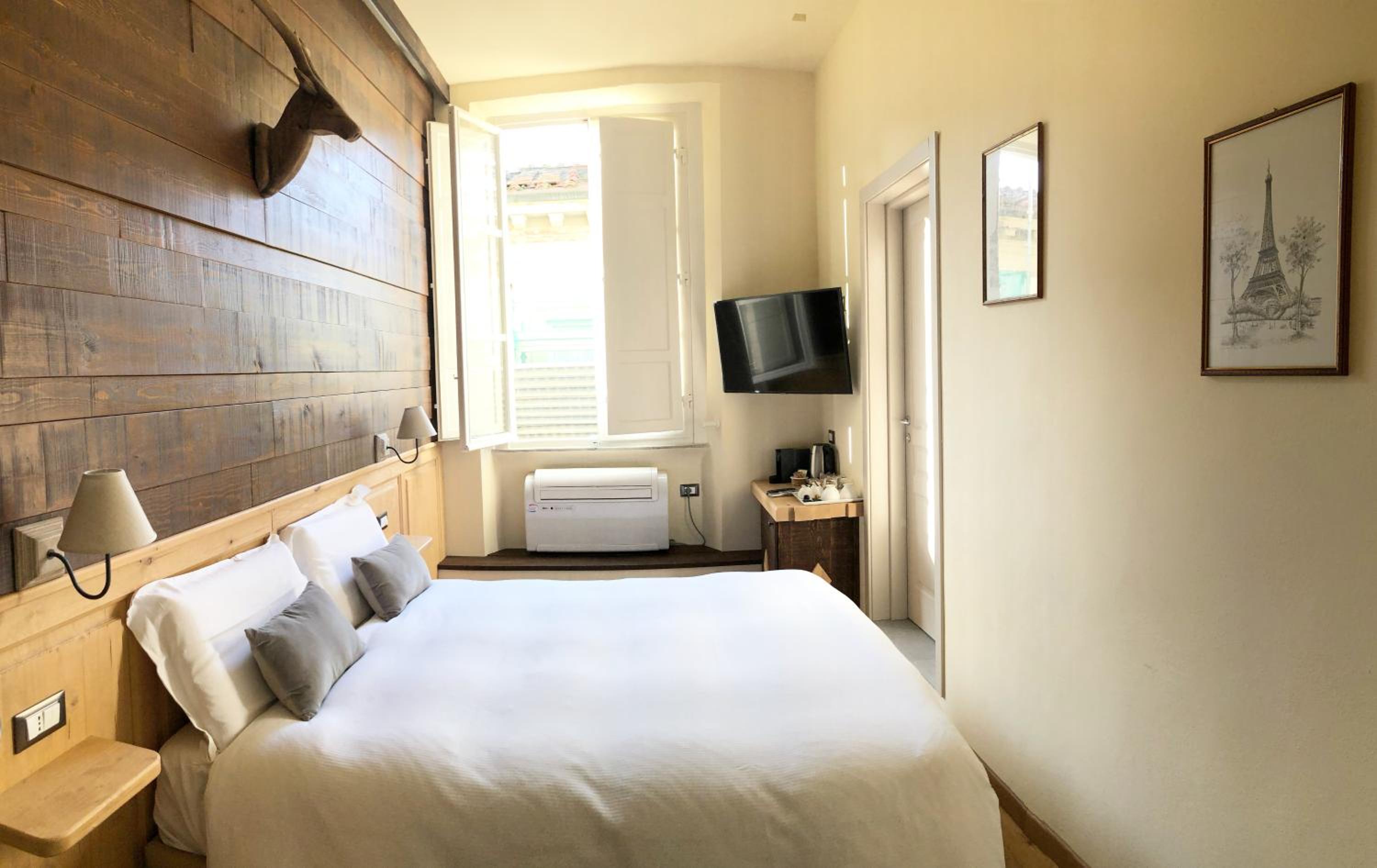 Standard Double Room - Photo 5
