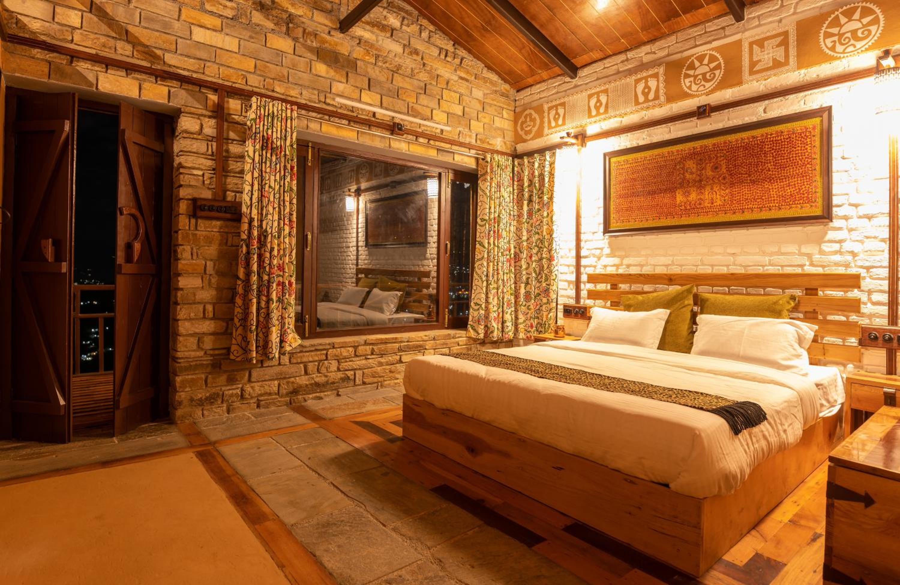 Suite with Mountain View photo 3