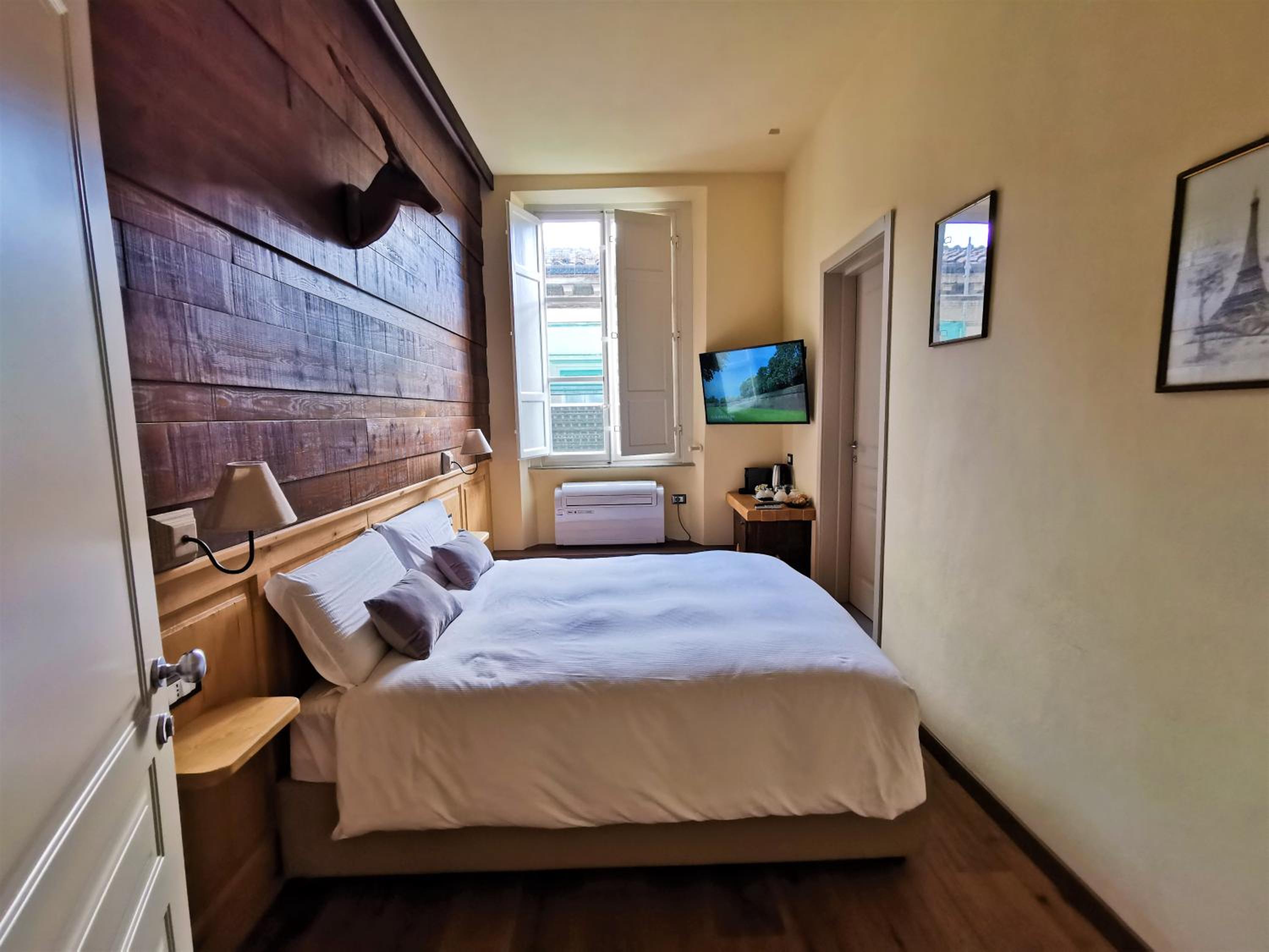 Standard Double Room - Photo 1