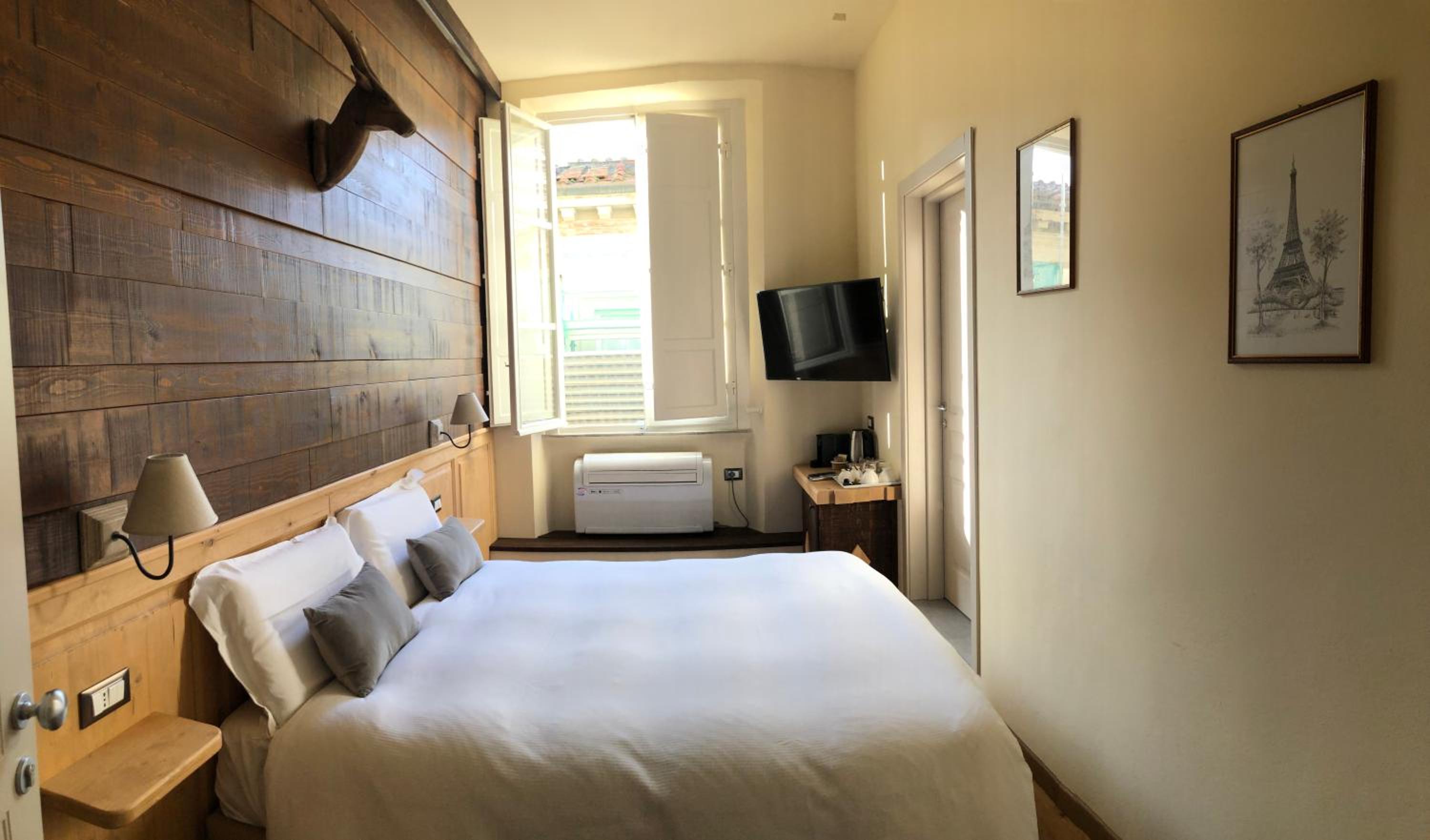 Standard Double Room - Photo 3