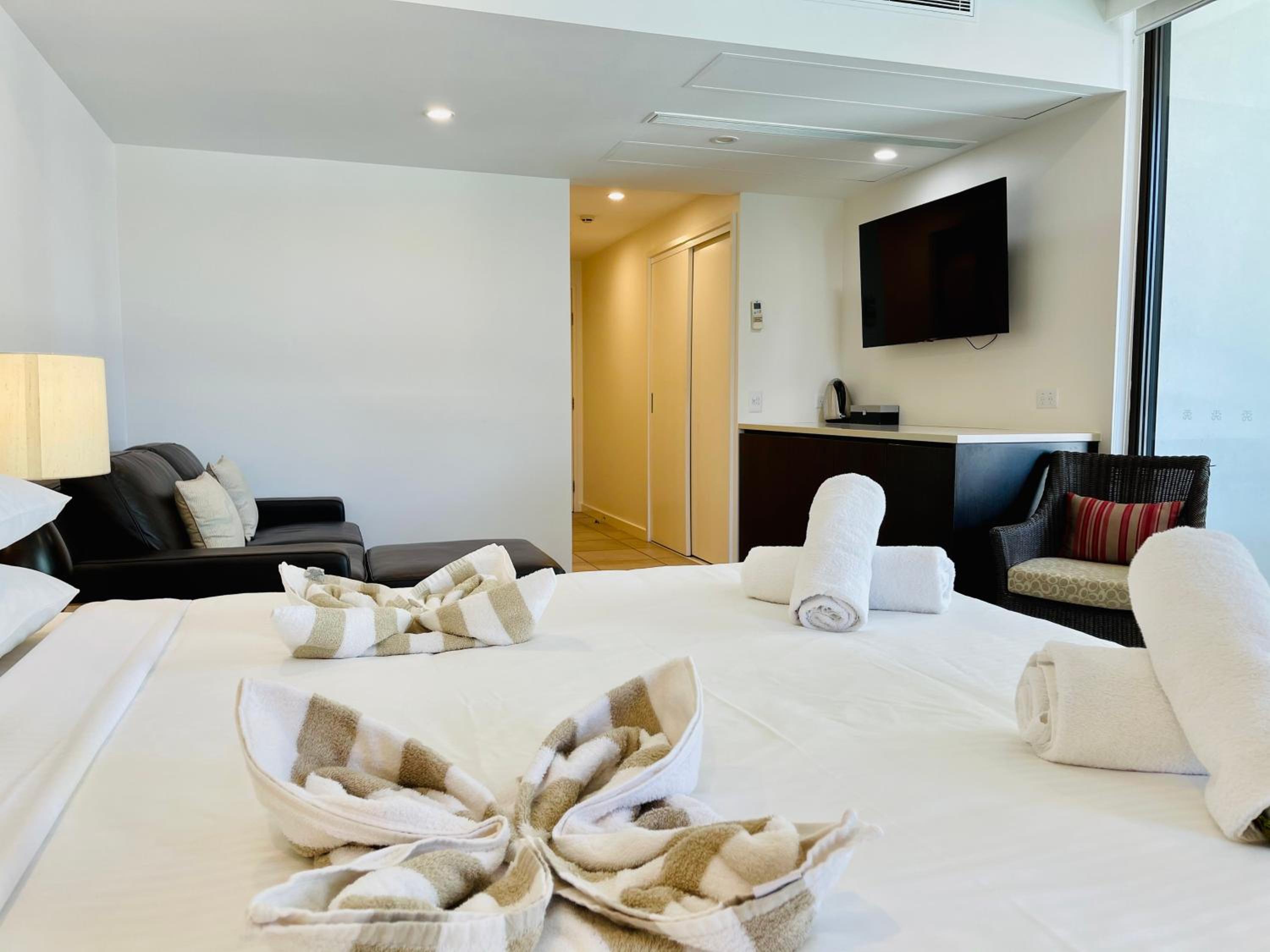 One-Bedroom Studio Suite with Foldaway Bed