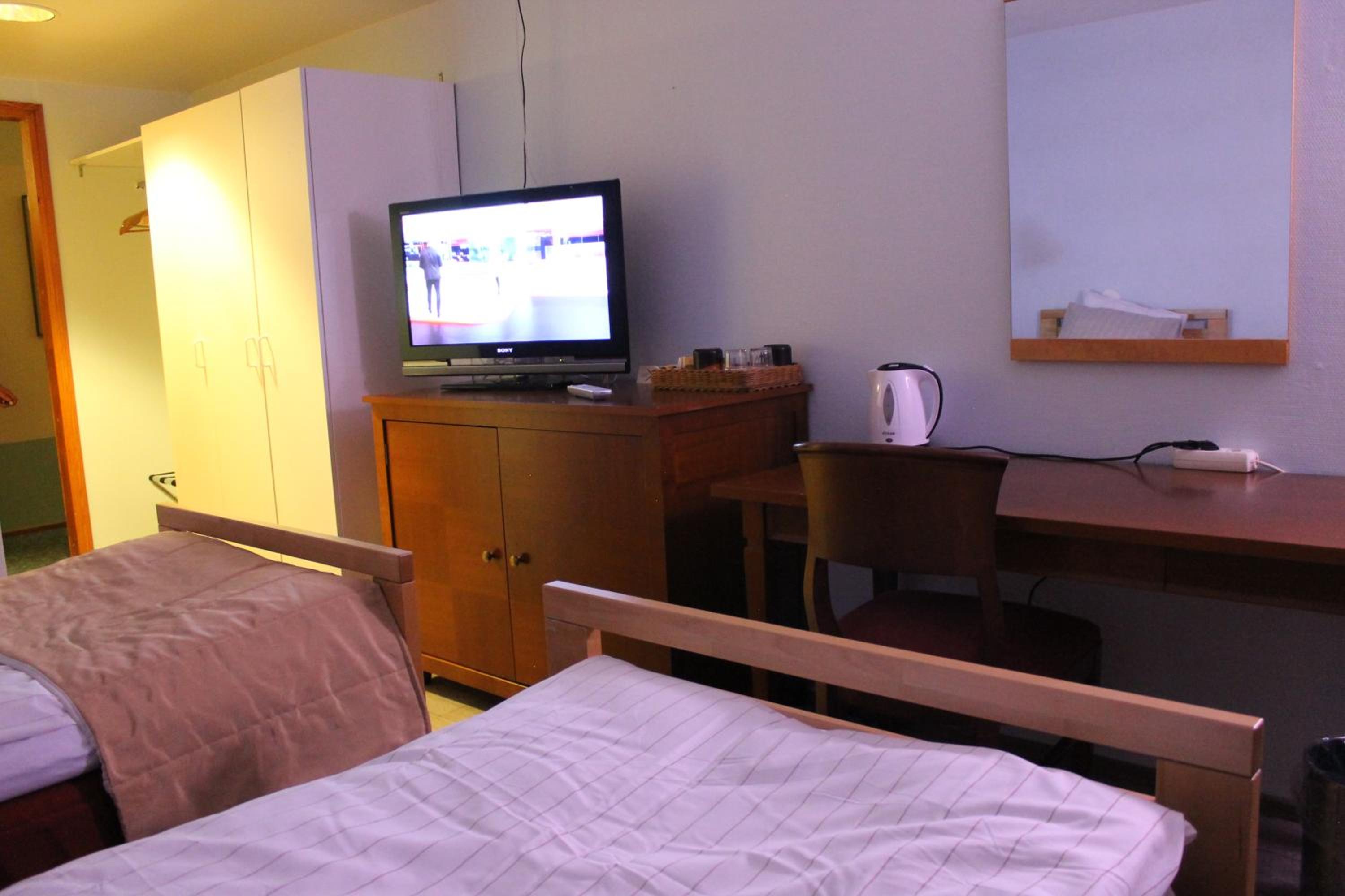 Double or Twin Room with Private Bathroom - Photo 1