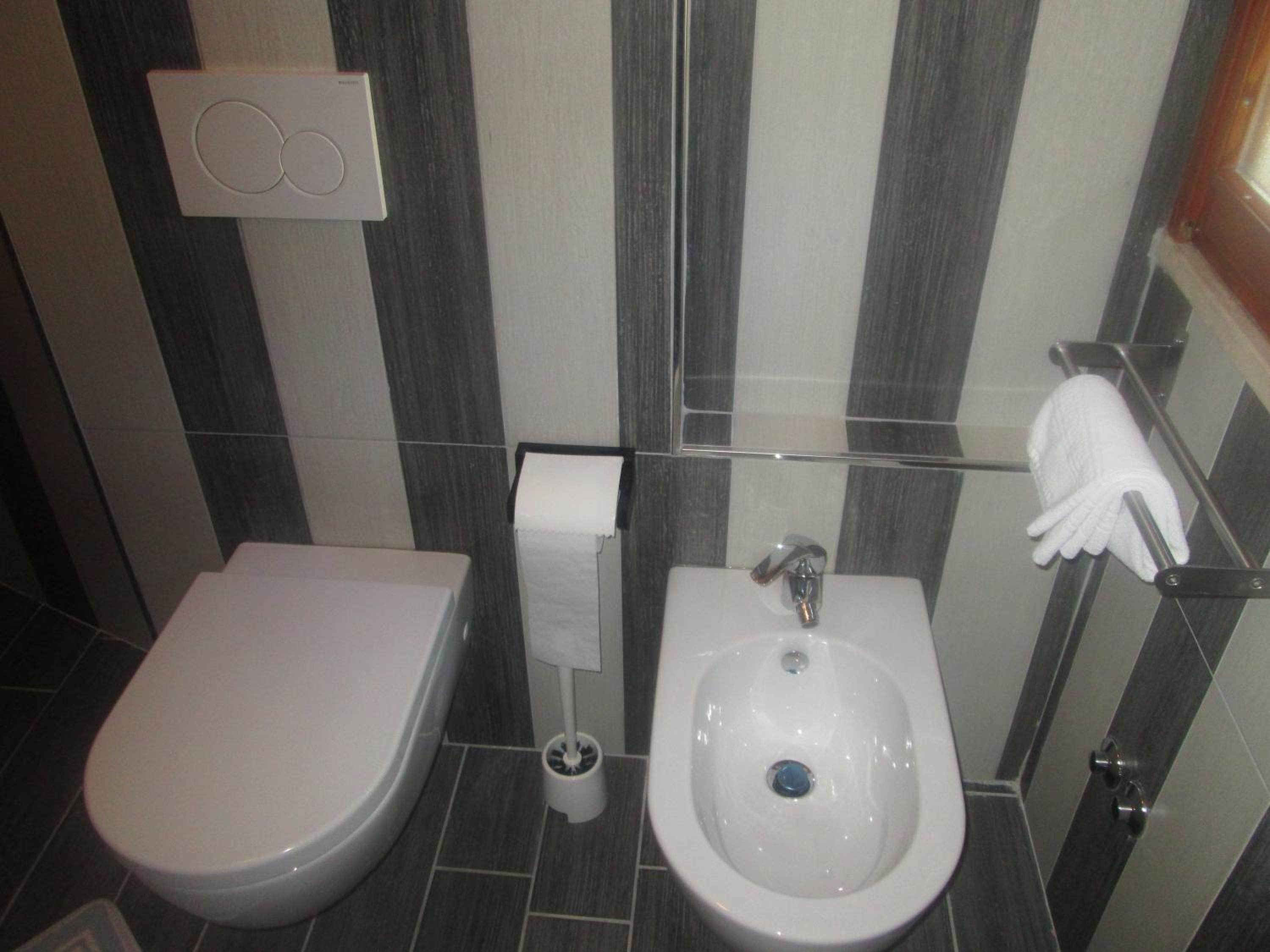 Double Room - Photo 4