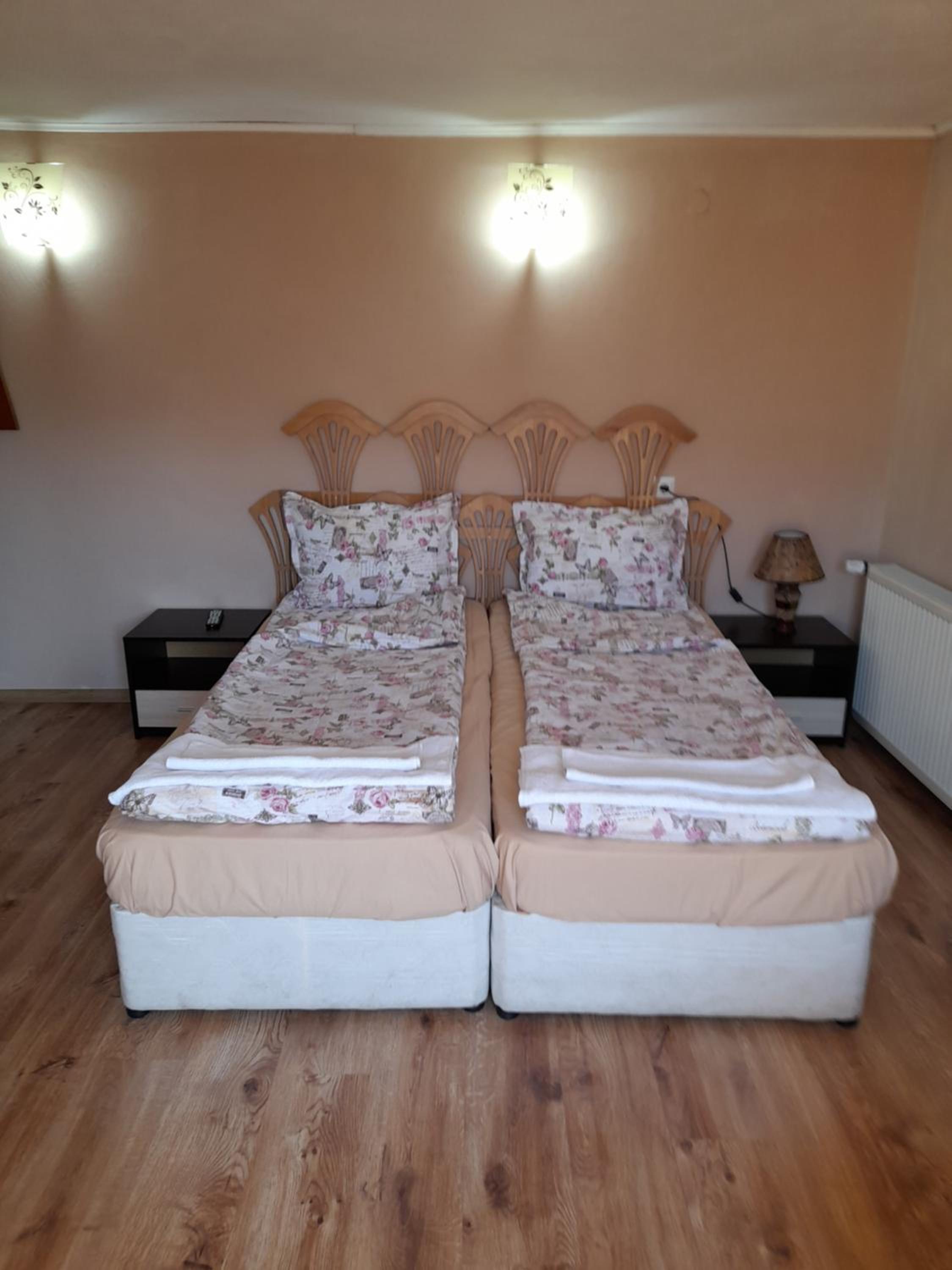 Double or Twin Room photo 2