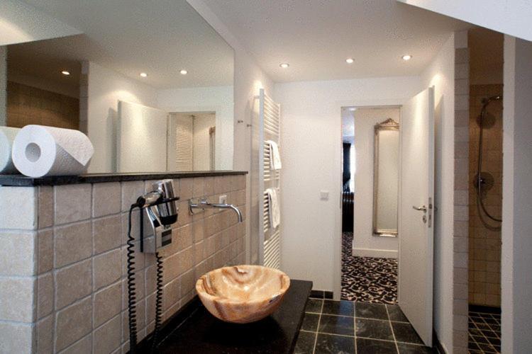 Large Double or Twin Room - Photo 6