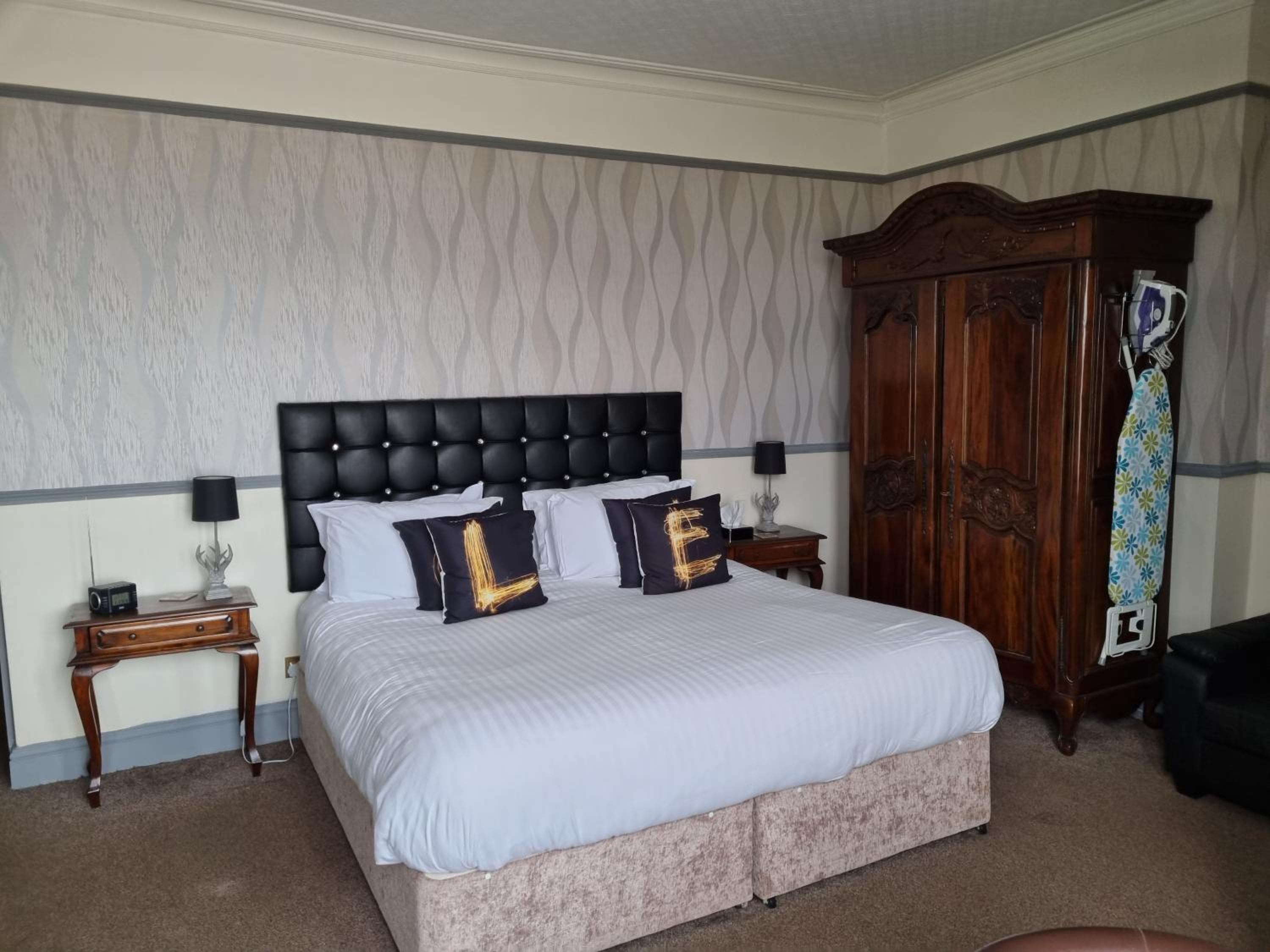 Luxury Suite with Estuary View - No Pets