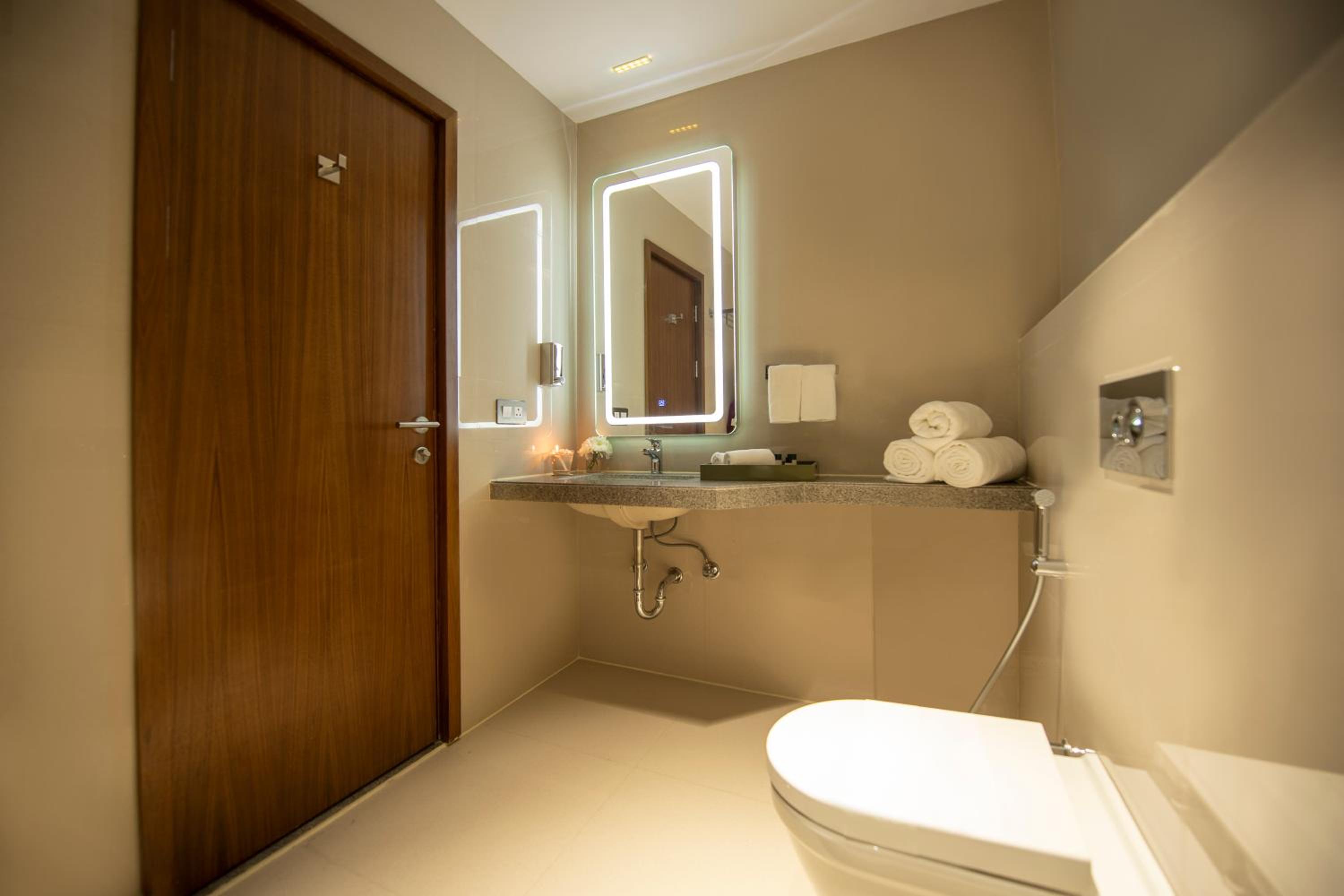 Suite - Photo 3