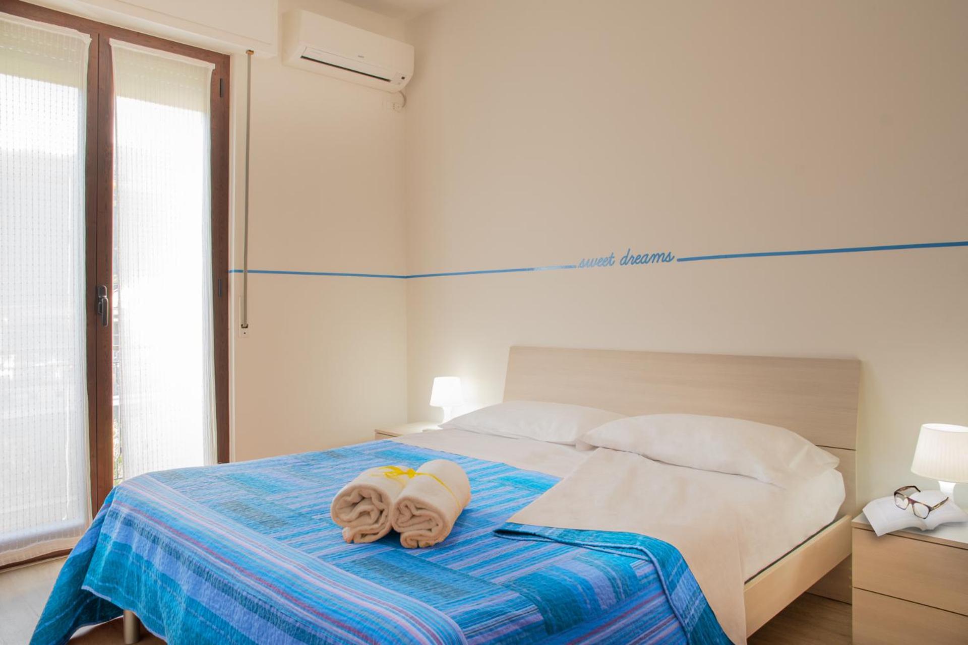 Superior One-Bedroom Apartment (6 Adults) photo 3
