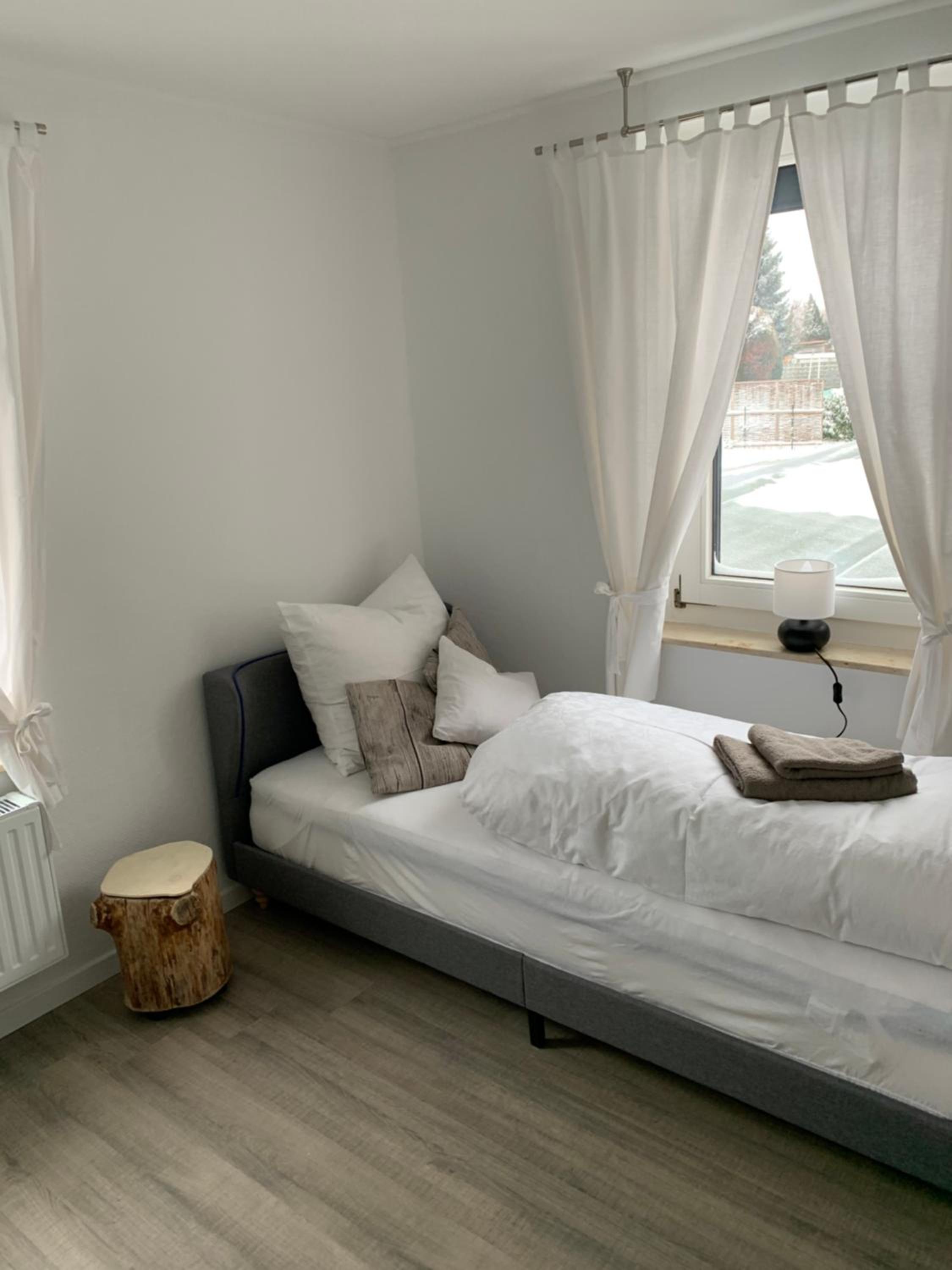 Single Room with Private Bathroom photo 3