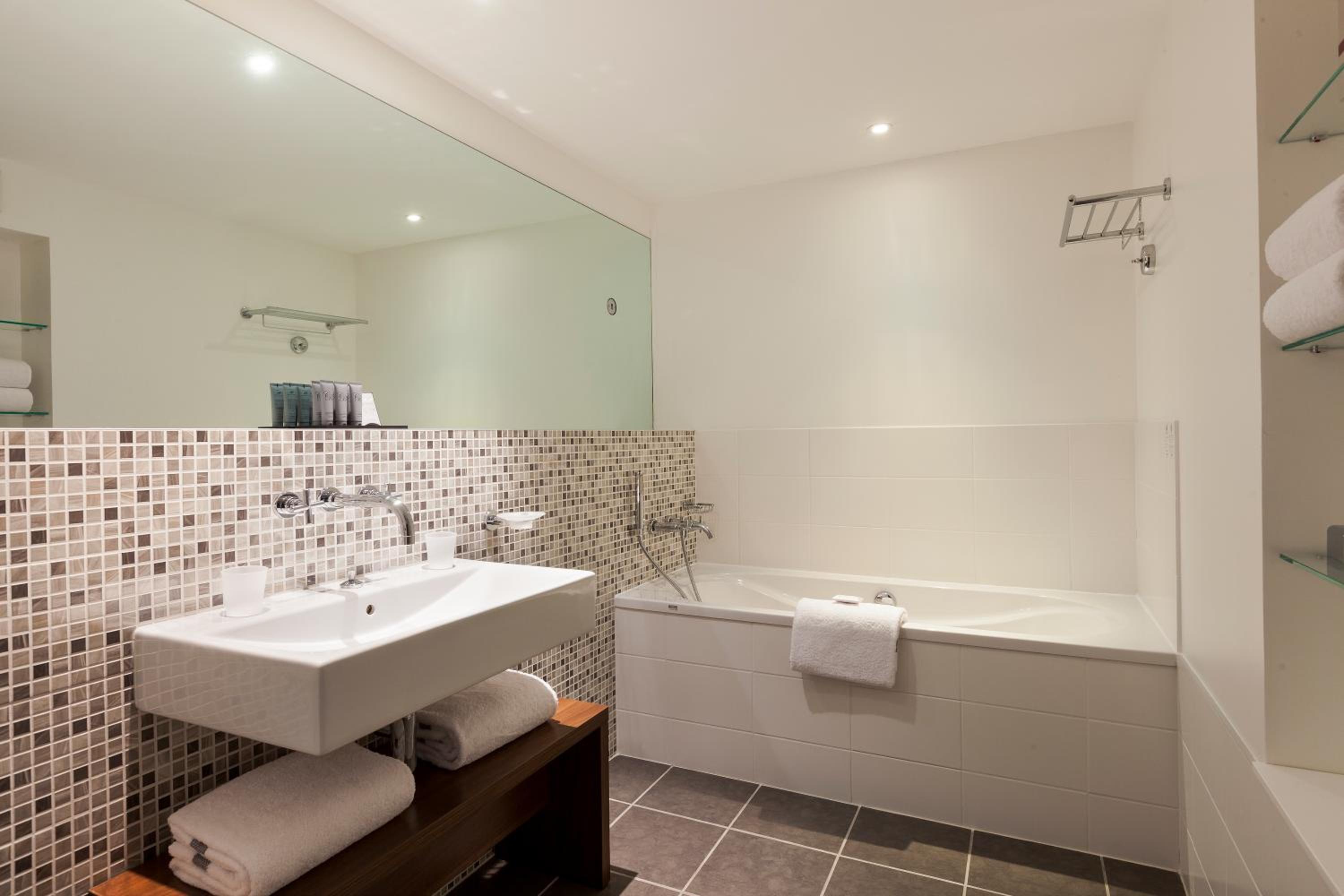 Junior Suite - Tourisme Residency - Photo 3