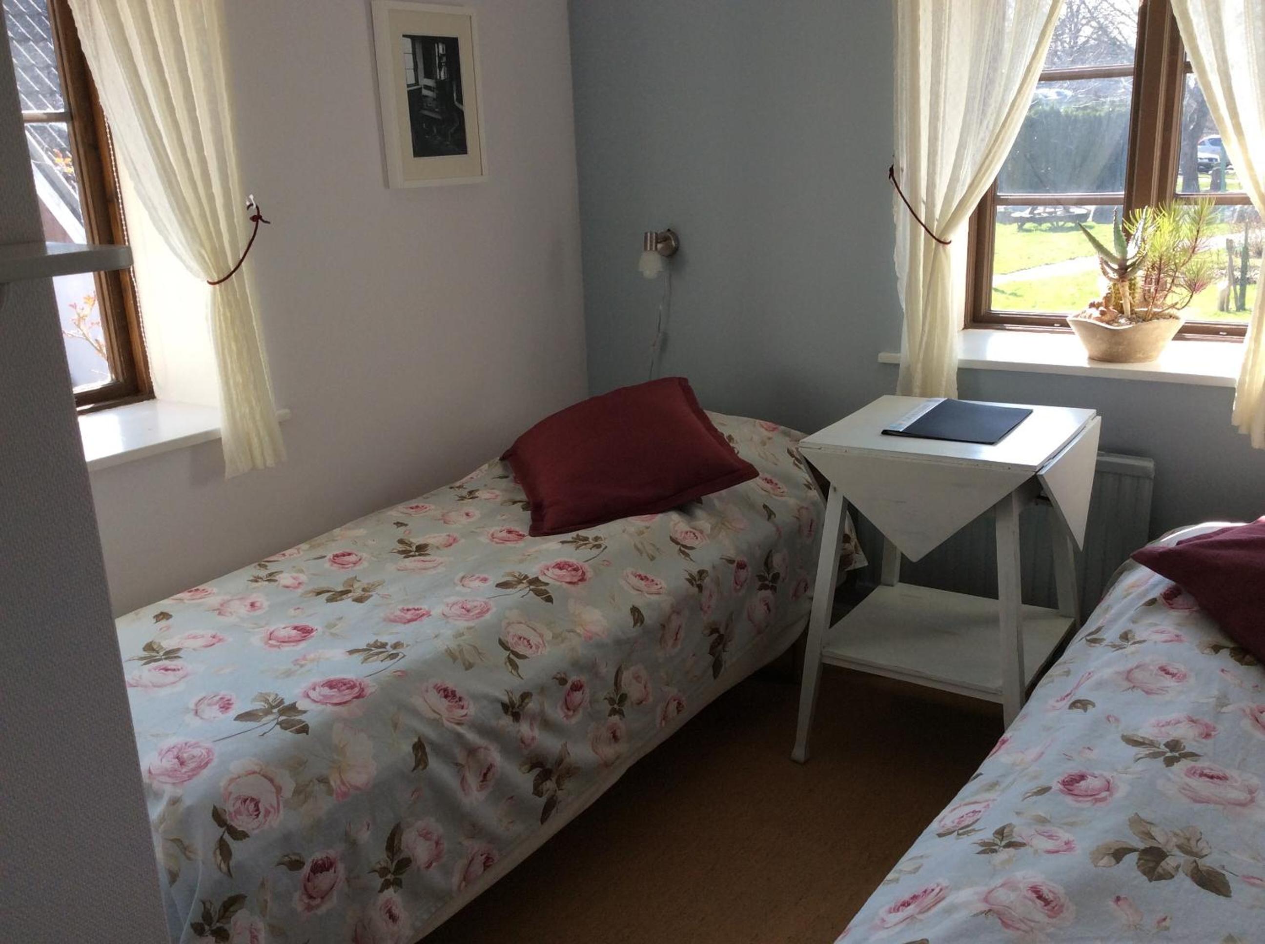 Twin Room With Shared Bathroom photo 3
