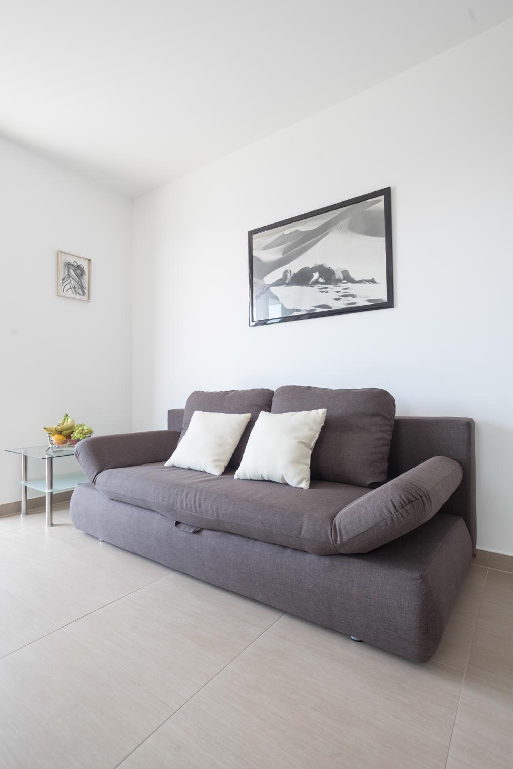 Two-Bedroom Apartment with Balcony photo 3