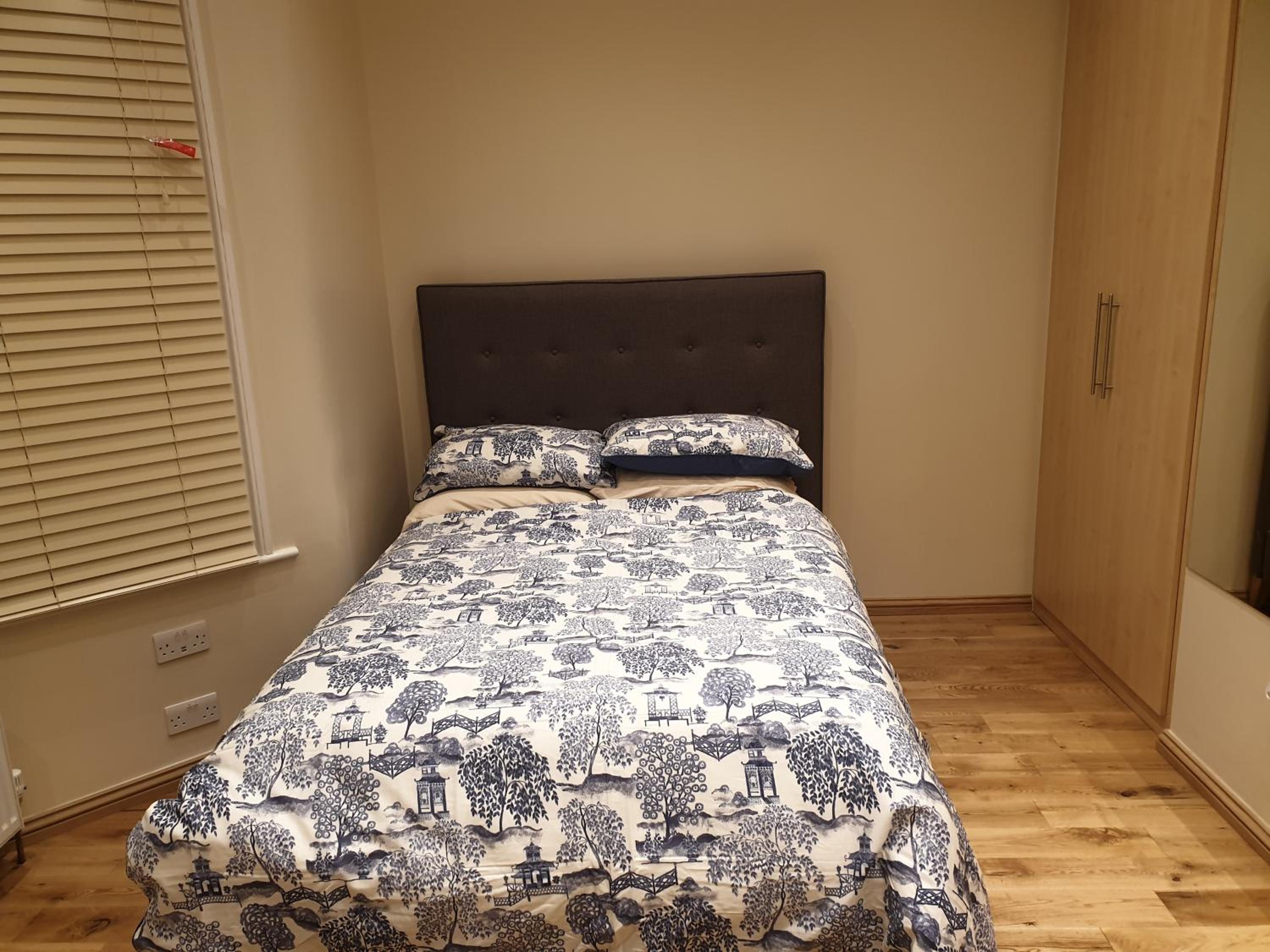 One-Bedroom Apartment - Photo 1