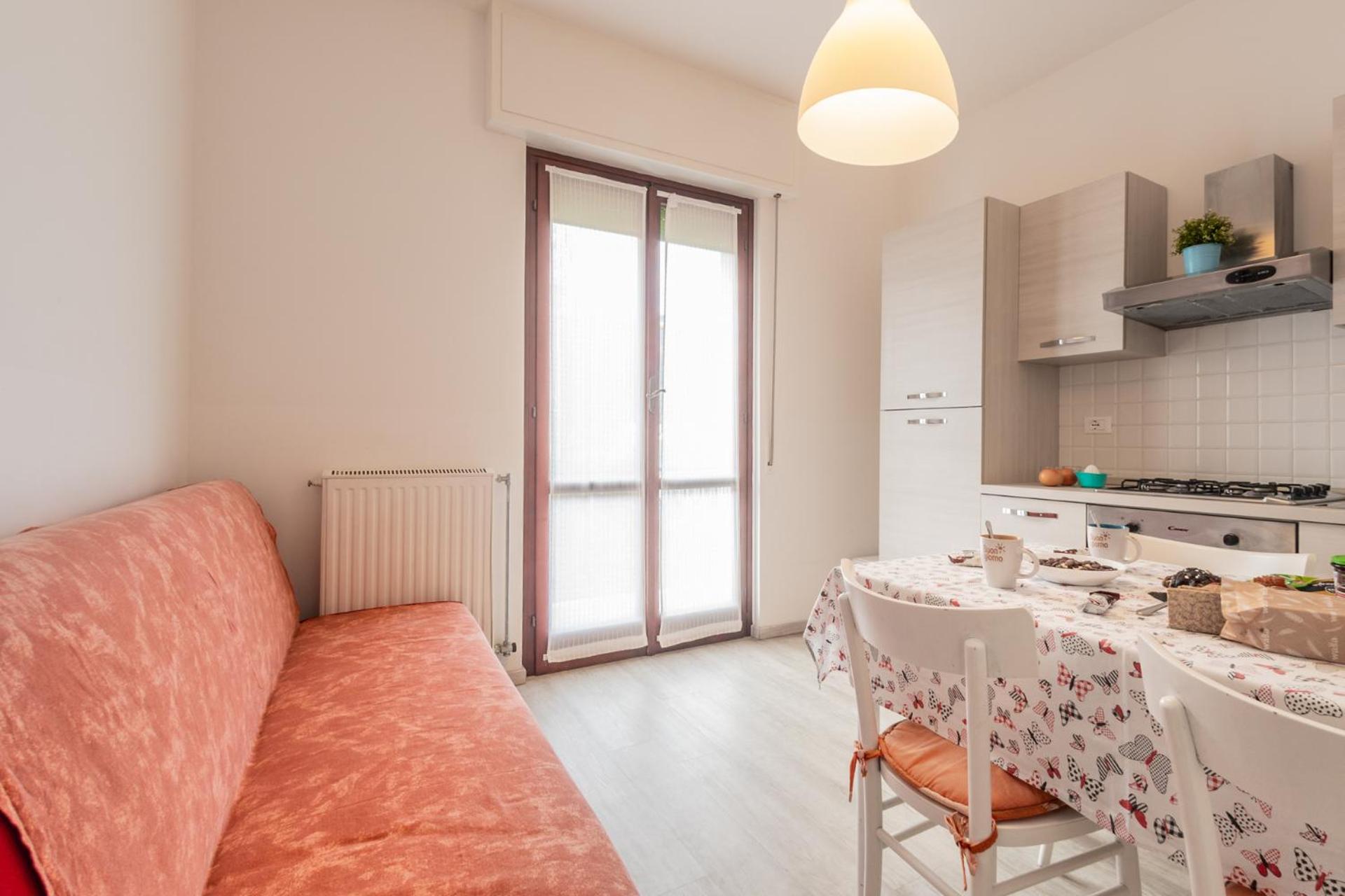 Superior One-Bedroom Apartment (5 Adults) photo 3