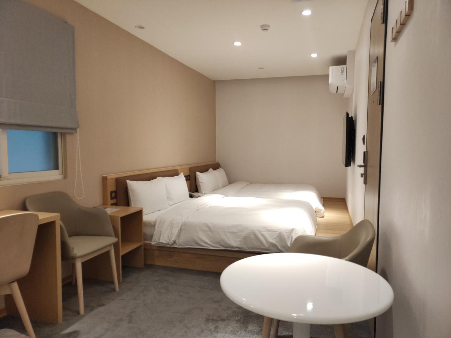 Japanese-Style Quadruple Room photo 3