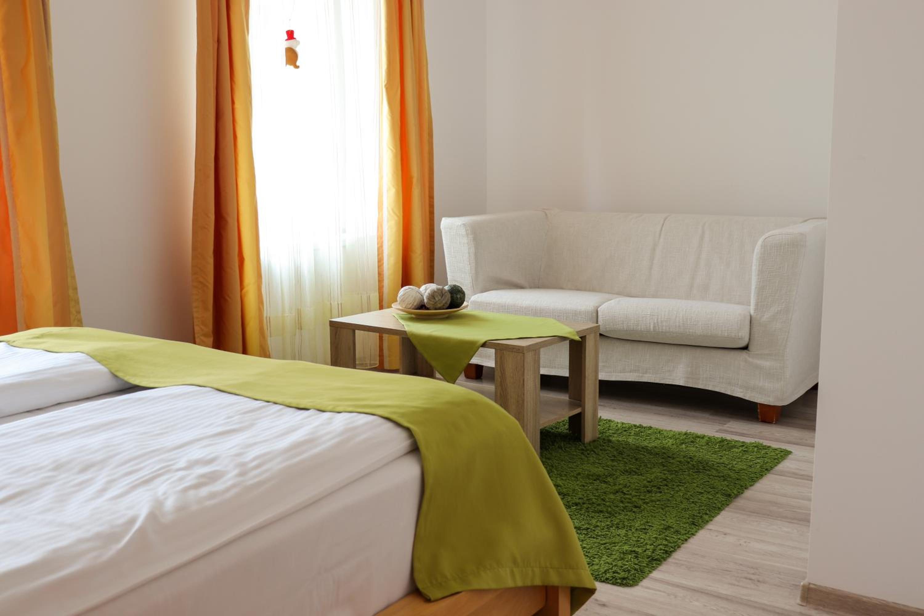 Apartment - Ground Floor - Photo 3
