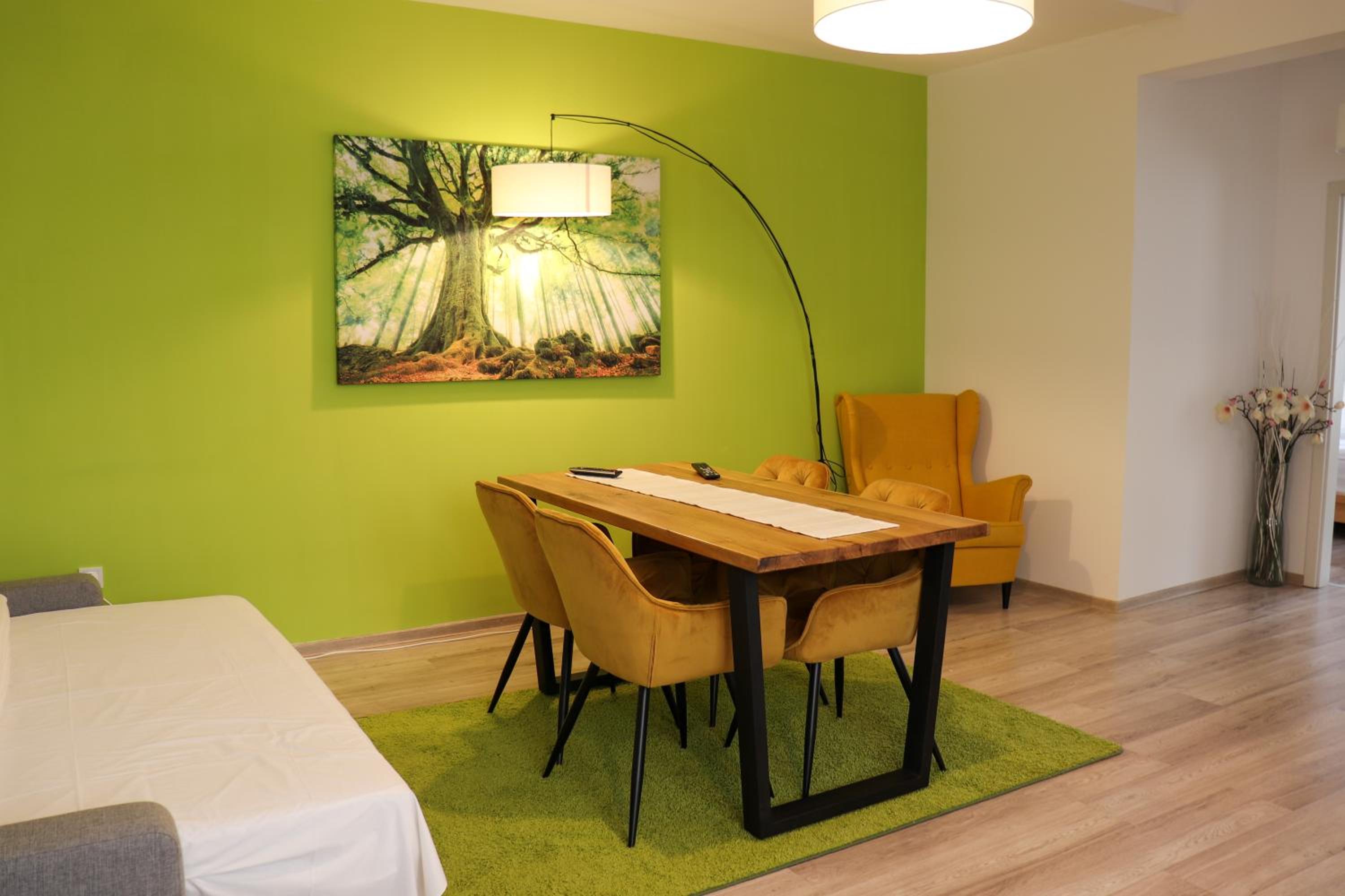 Apartment - Ground Floor - Photo 4