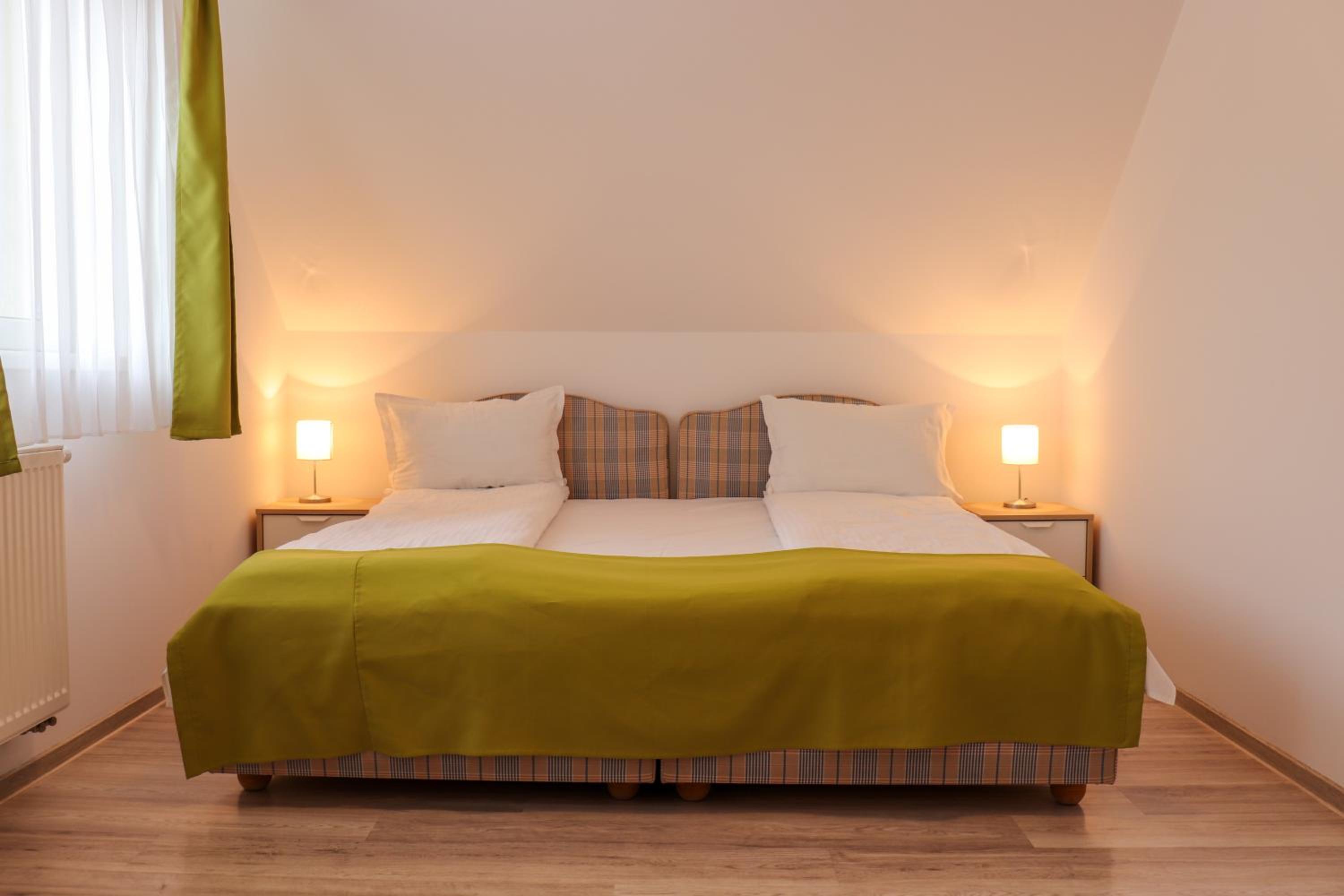 One-Bedroom Apartment - Photo 1