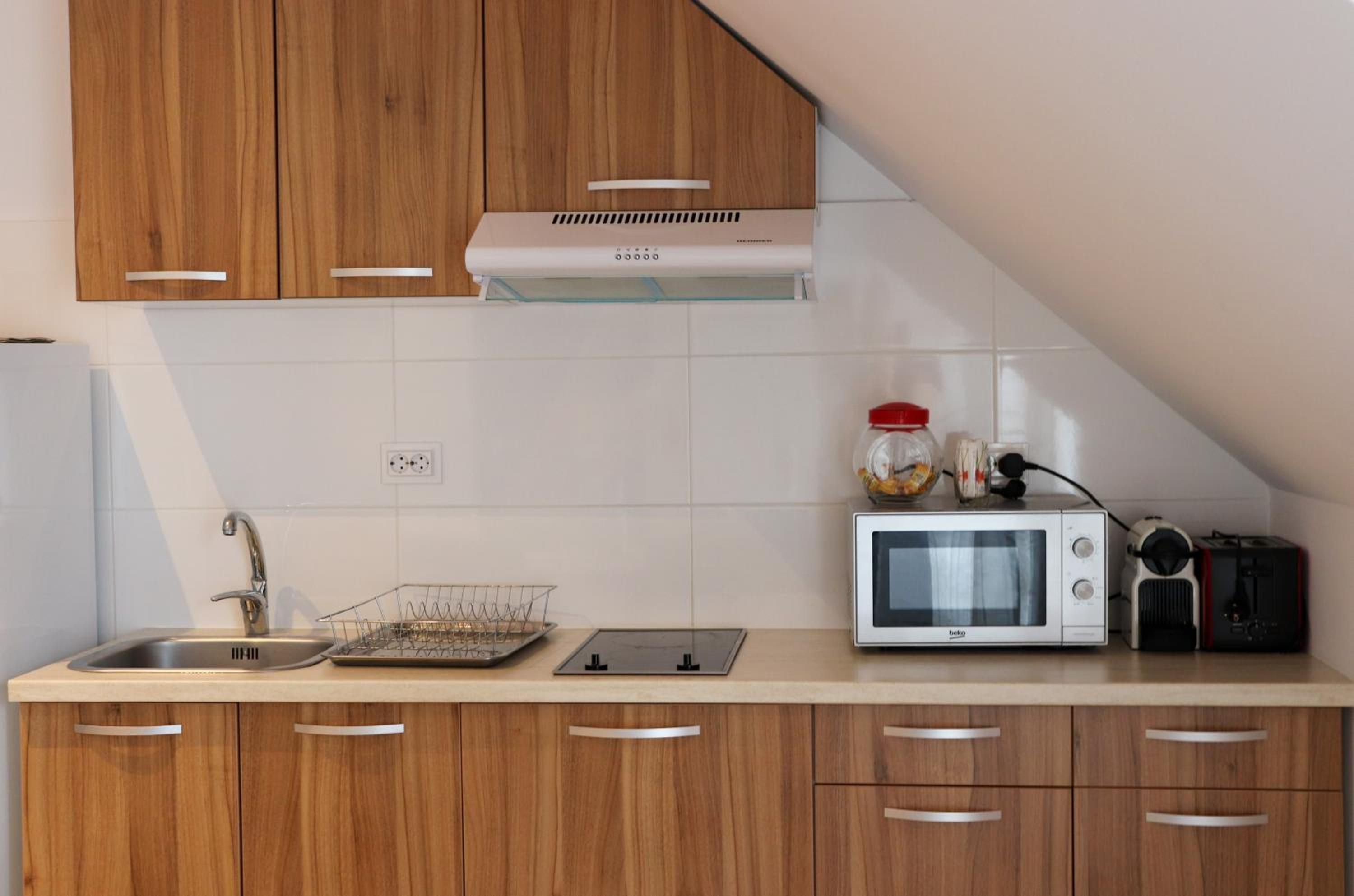 One-Bedroom Apartment - Photo 3