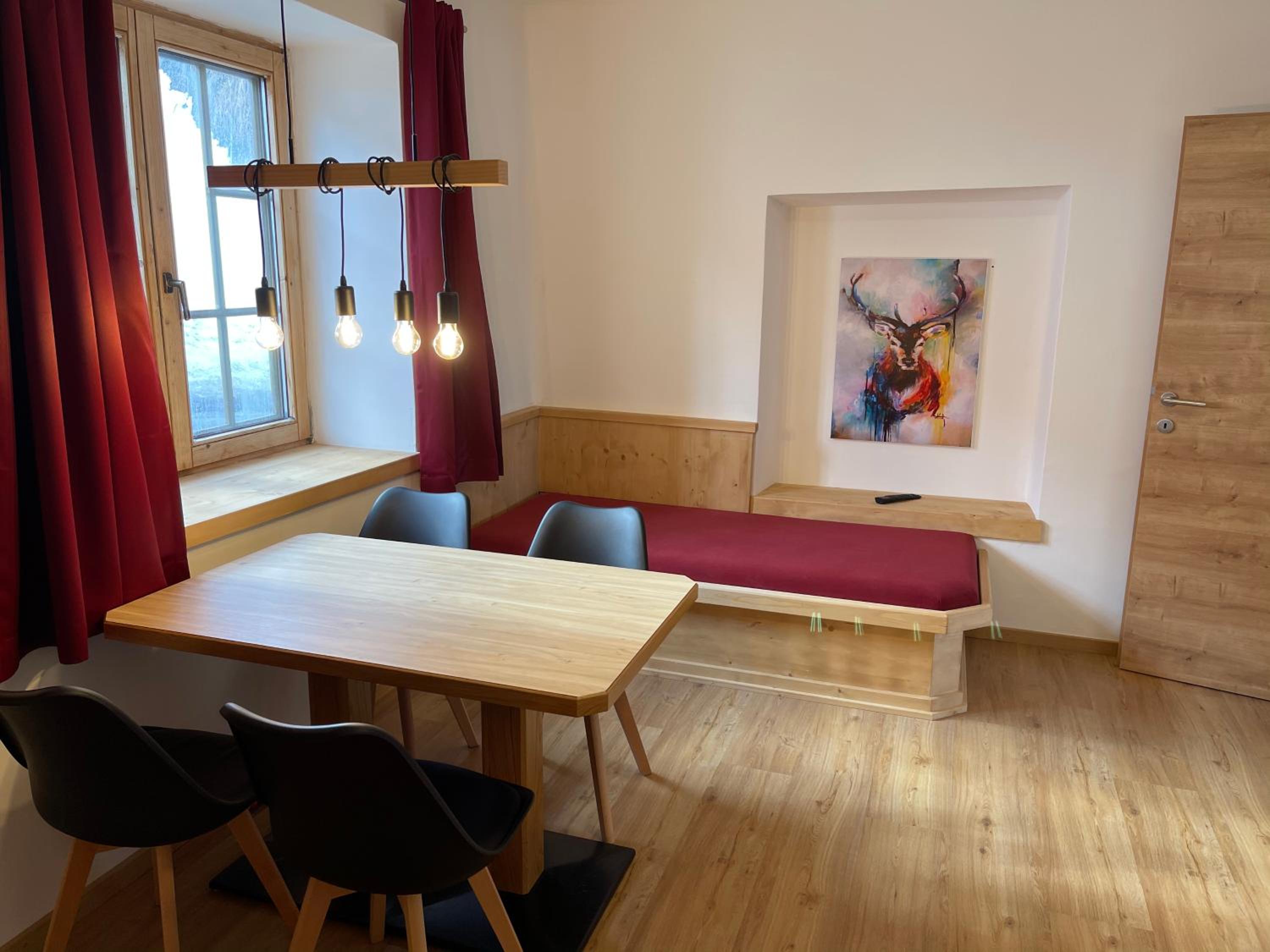One-Bedroom Apartment photo 2