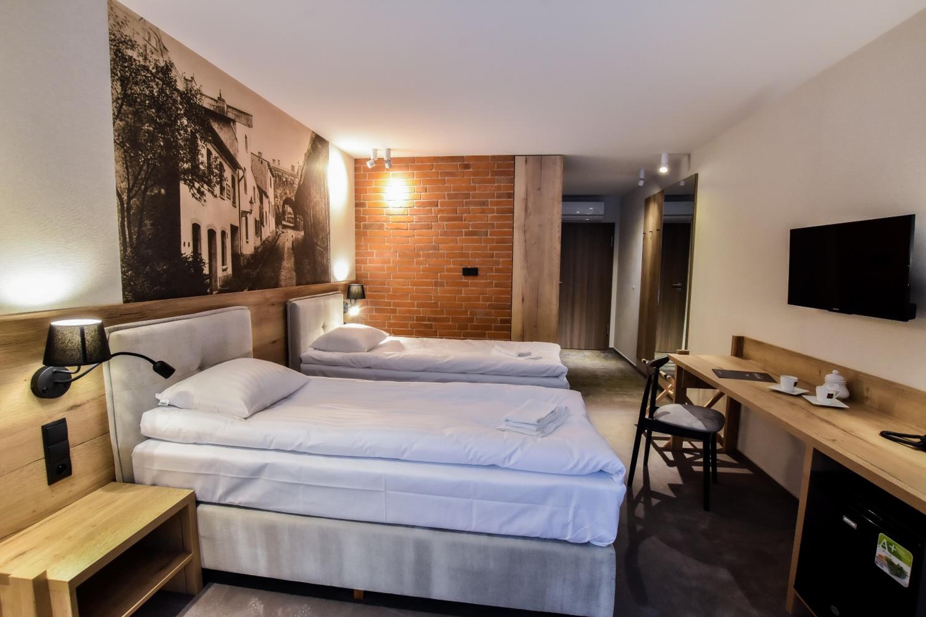 Standard Double or Twin Room photo 2