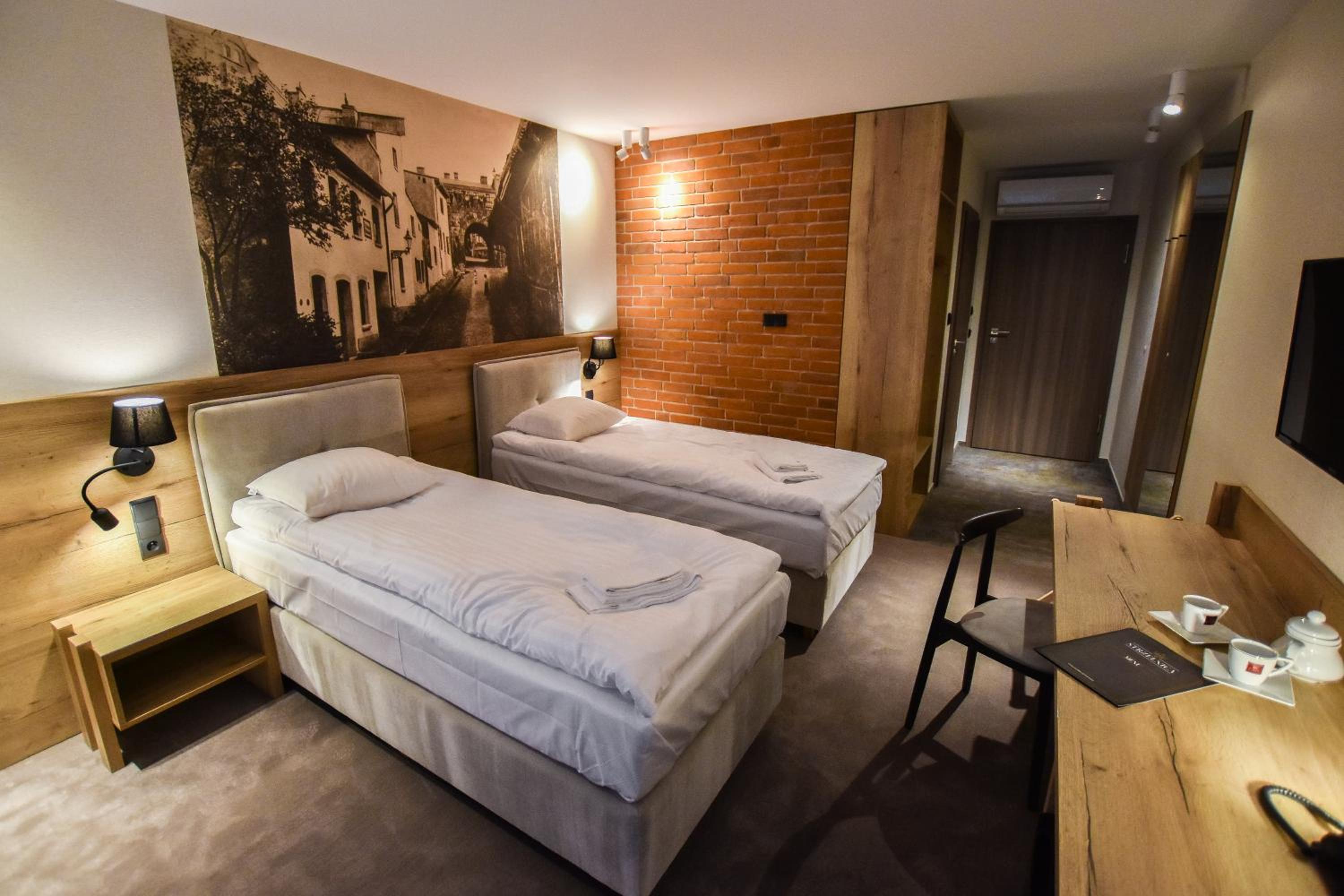 Standard Double or Twin Room photo 1