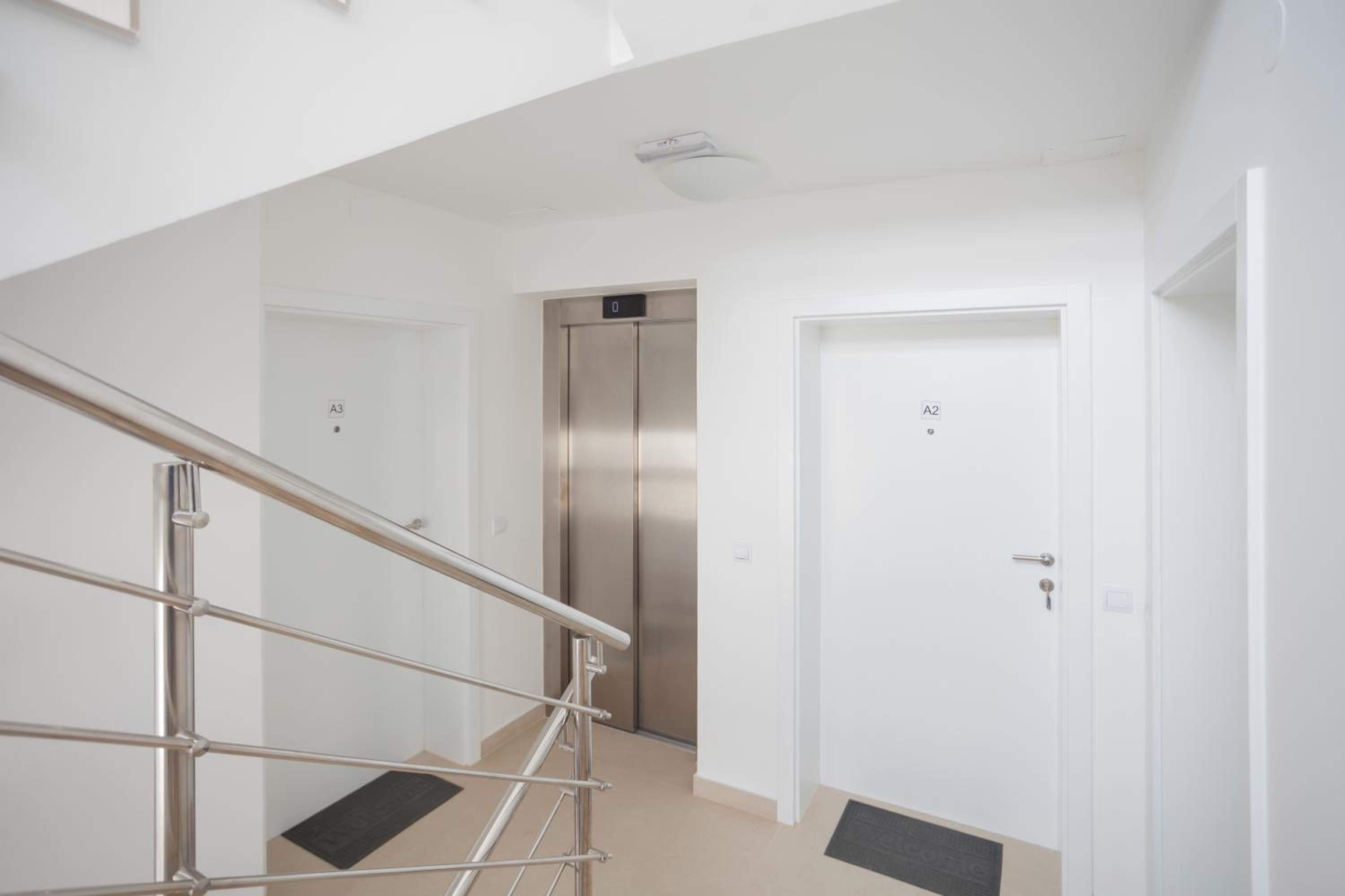 Studio Apartment with Balcony and Sea View - Photo 7