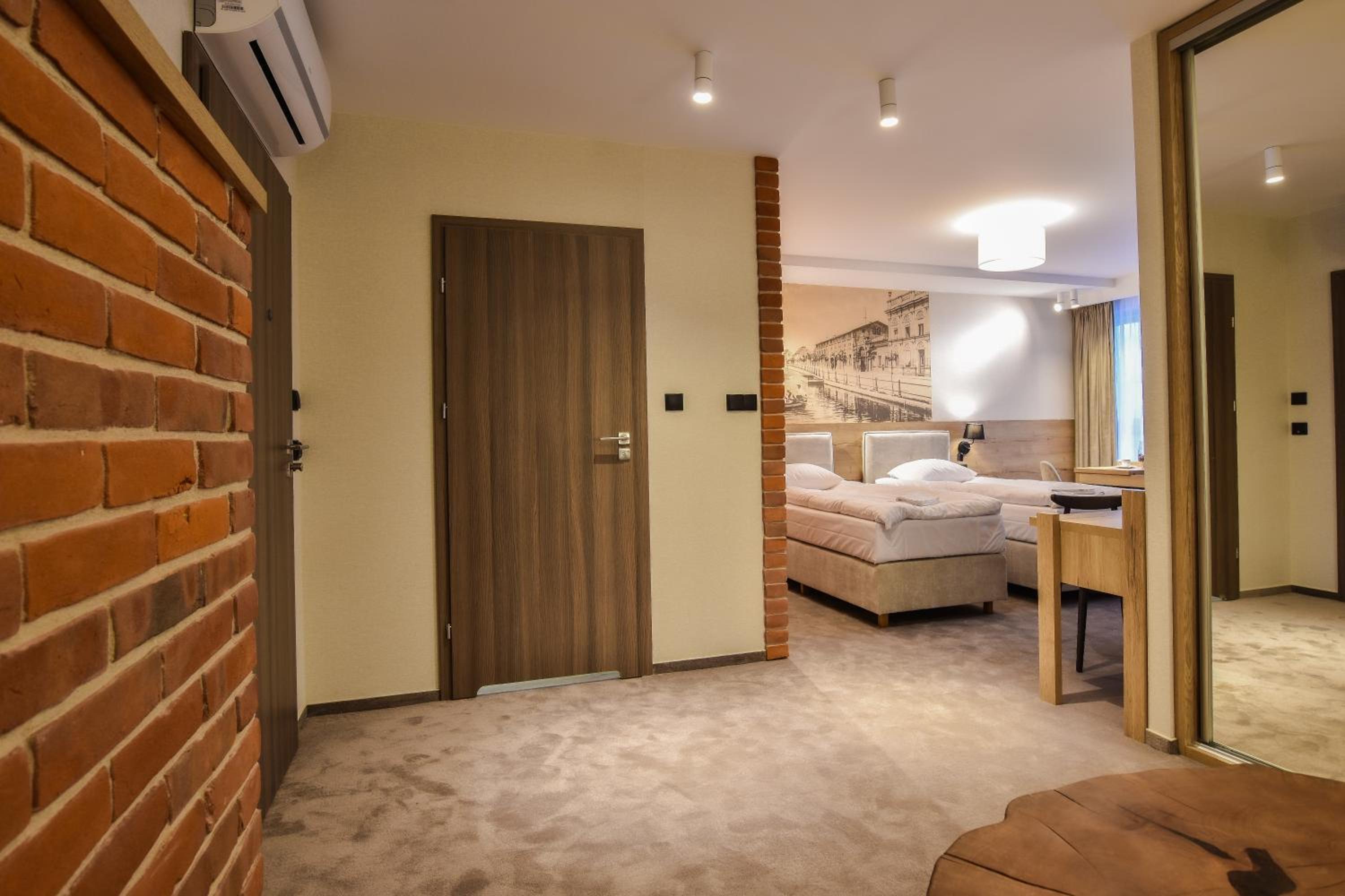 Deluxe Double or Twin Room photo 2