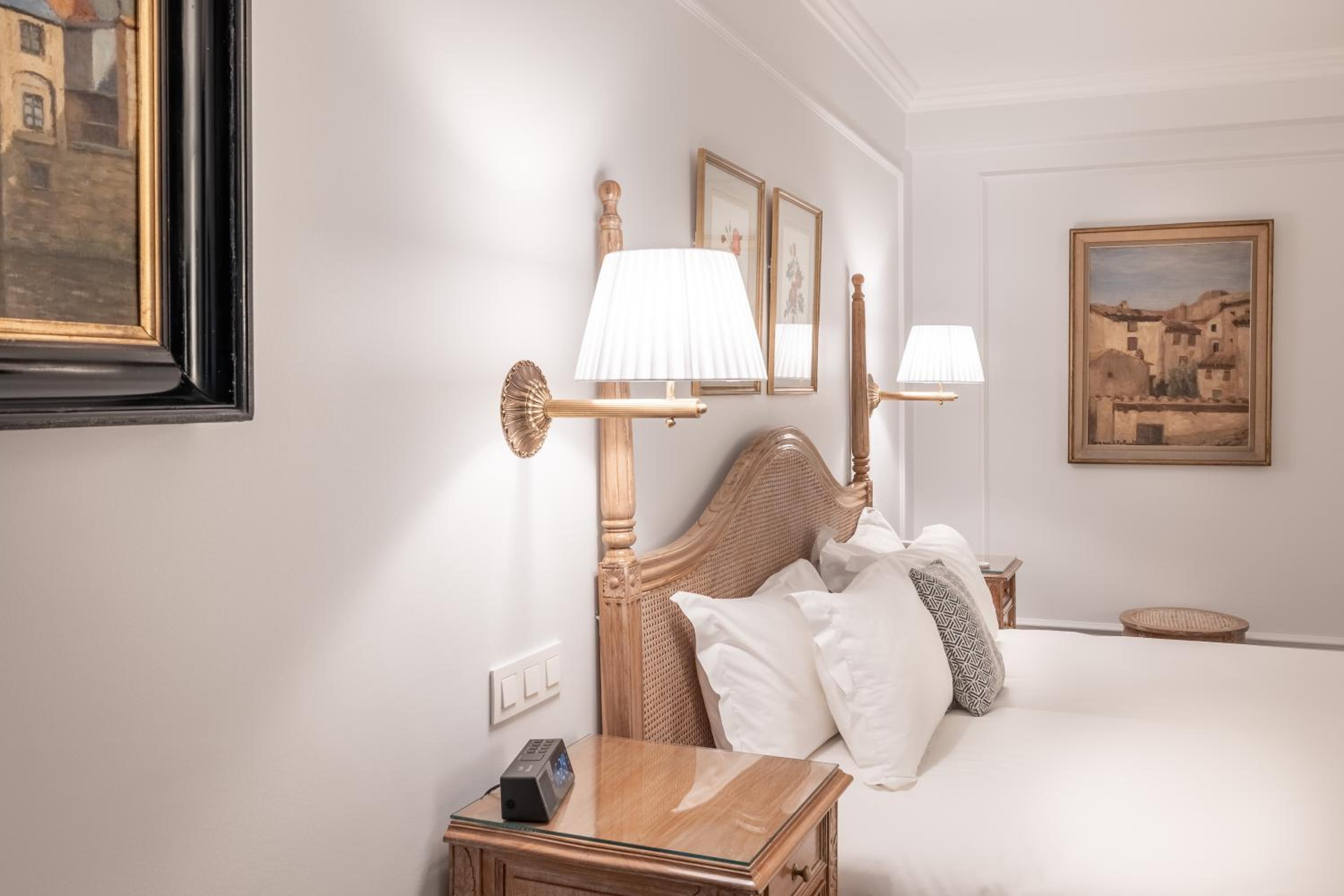 Superior Twin or Double Room - Photo 4