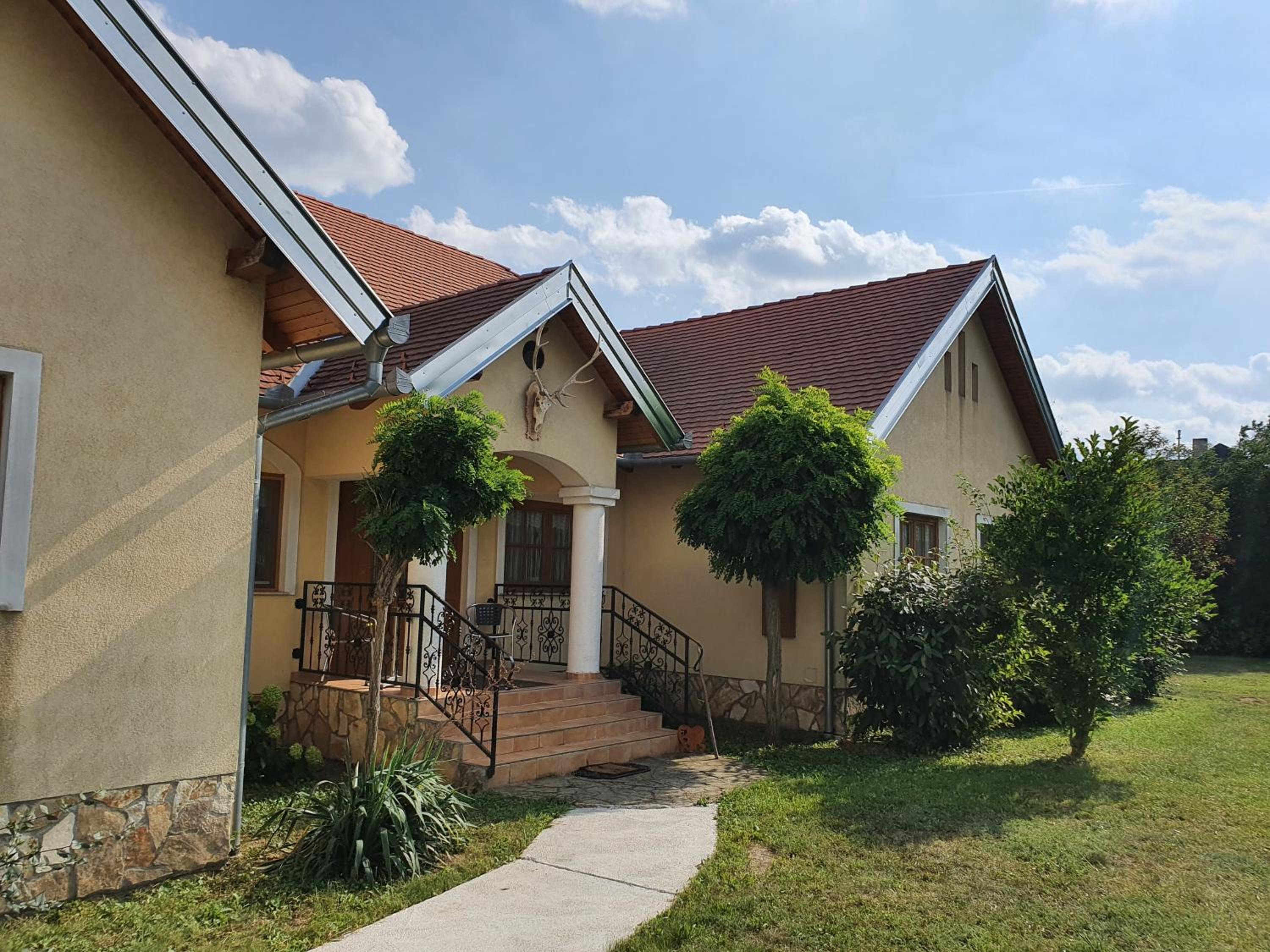 Four-Bedroom House photo 3