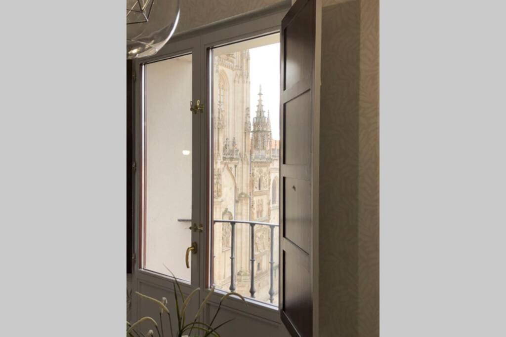 Apartment with Balcony - Photo 14