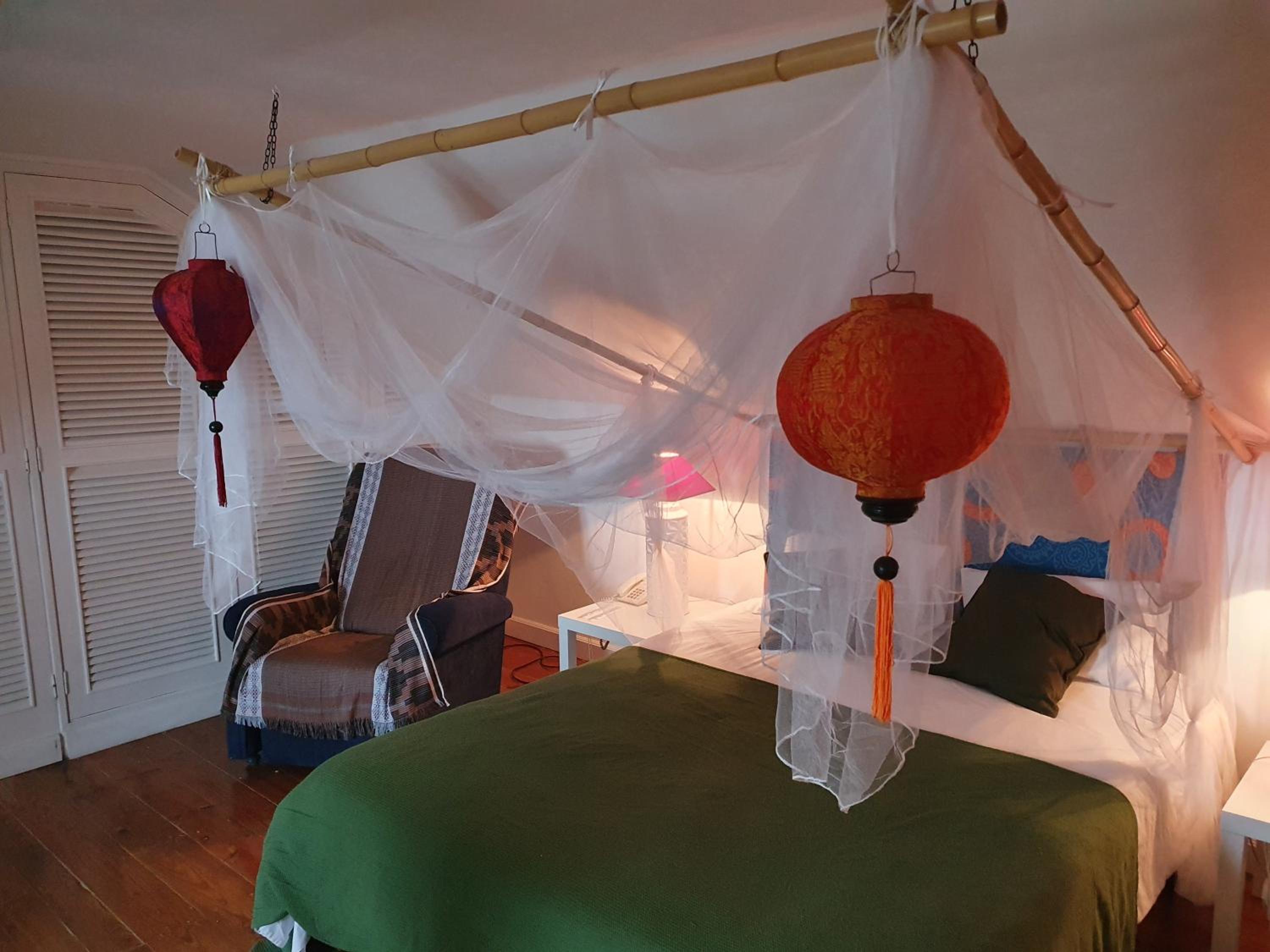 Deluxe Double Room (2 Adults + 1 Child) - Photo 8