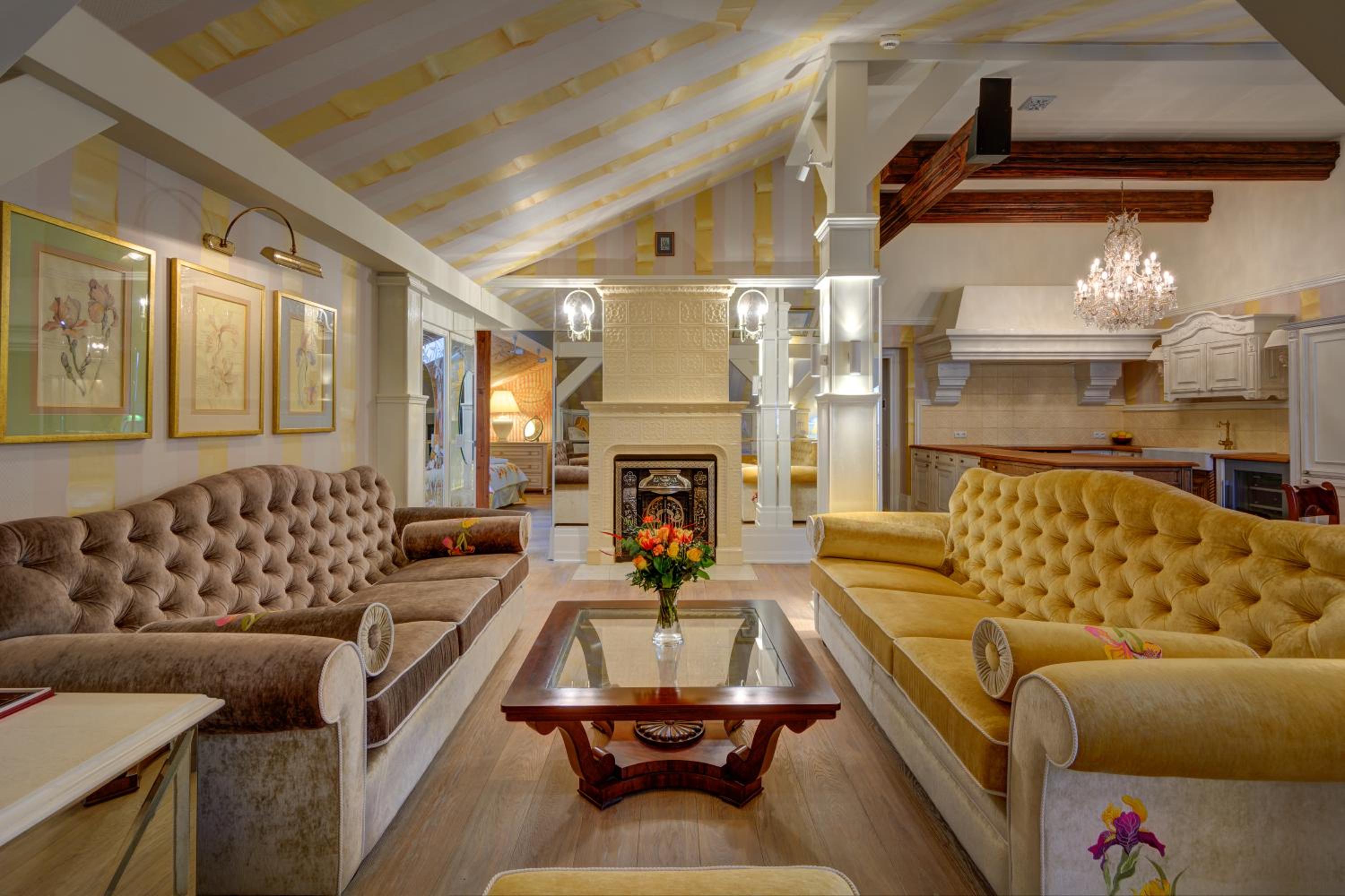 Luxury Suite - Photo 5