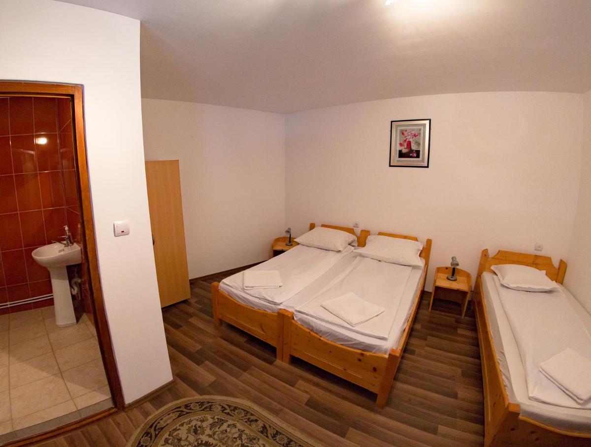 Standard Triple Room photo 2