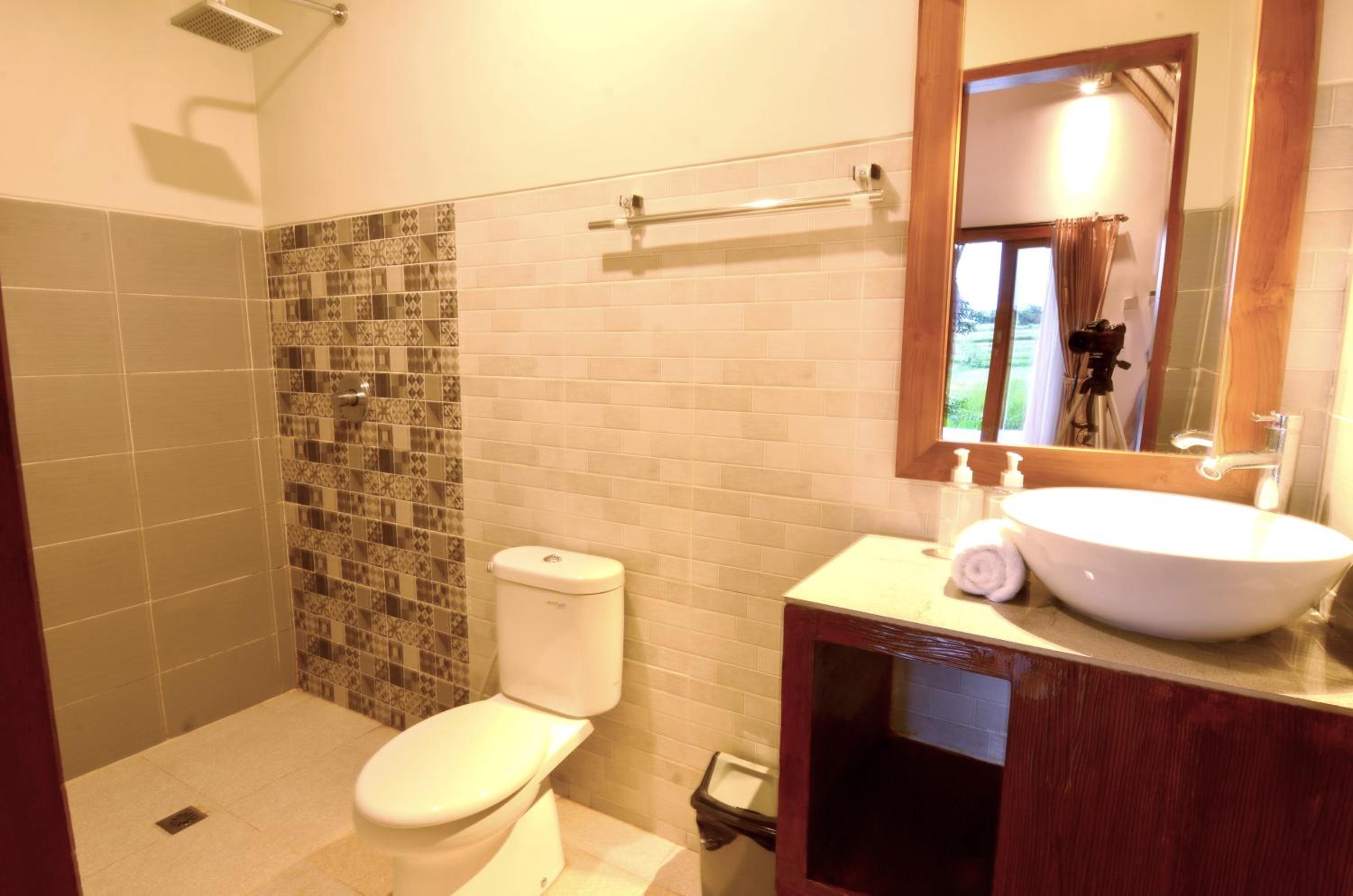 King Room with Pool View - Photo 22