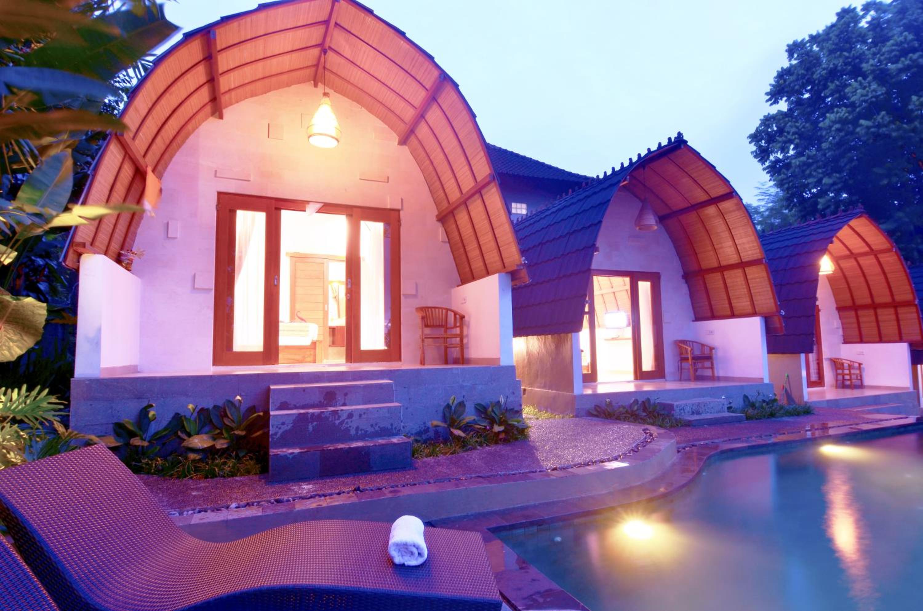 King Room with Pool View - Photo 17