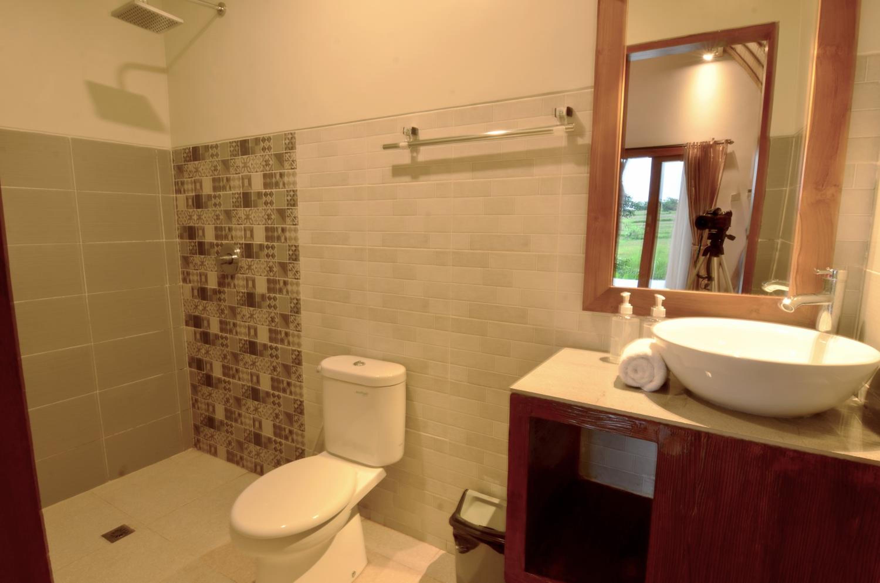 King Room with Pool View - Photo 29