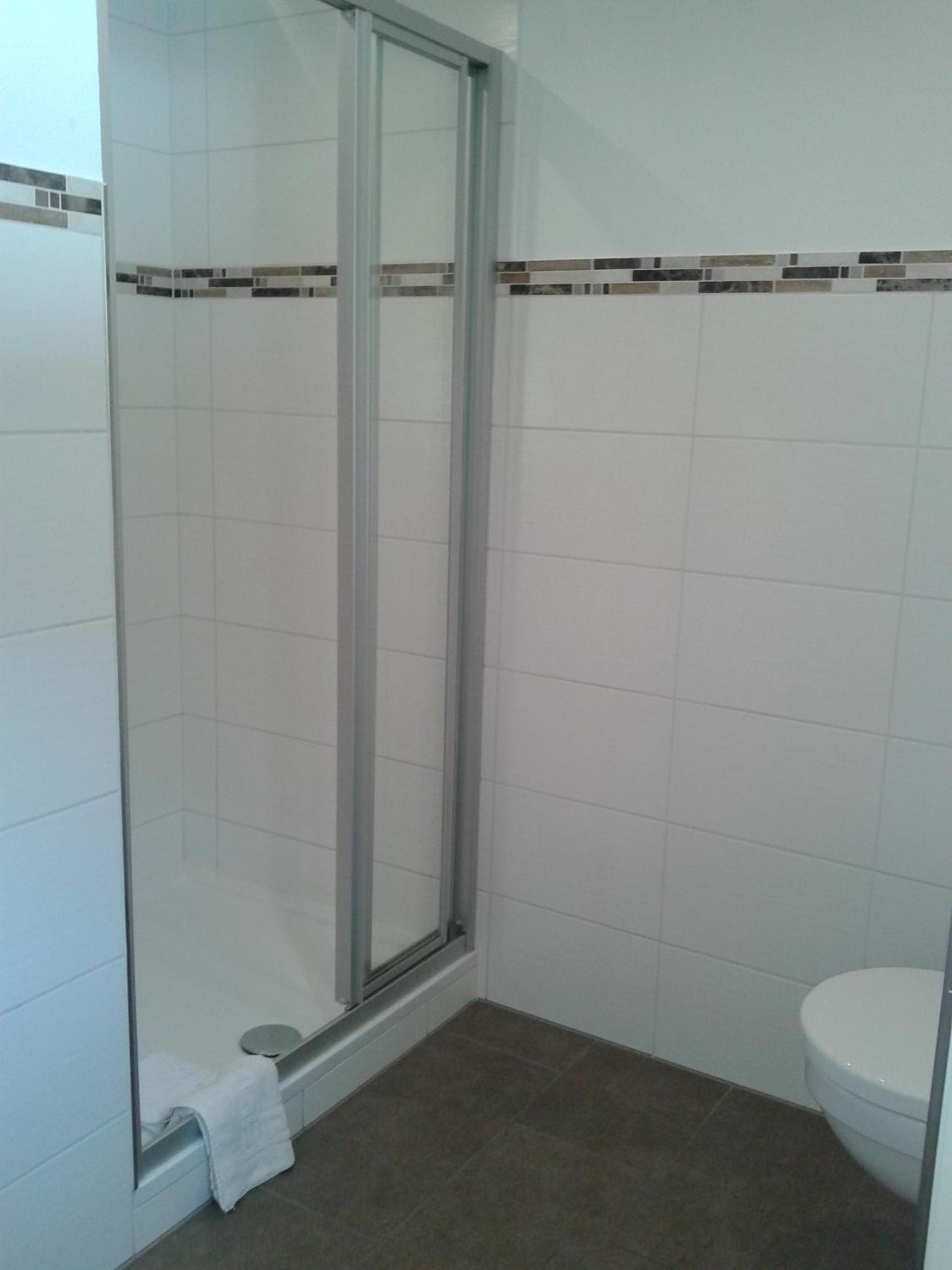 Double Room with Balcony - Photo 3