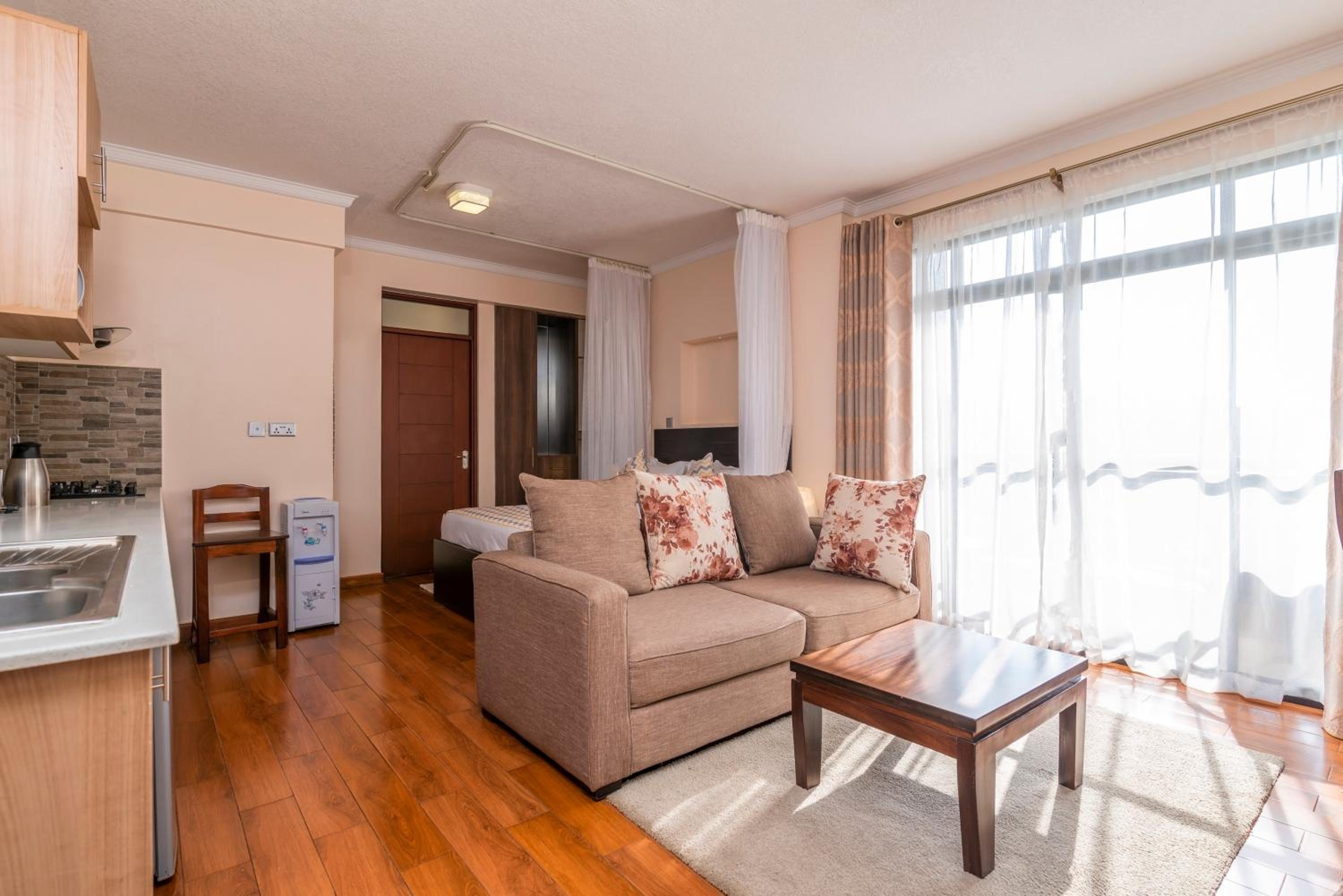 Studio Apartment photo 2