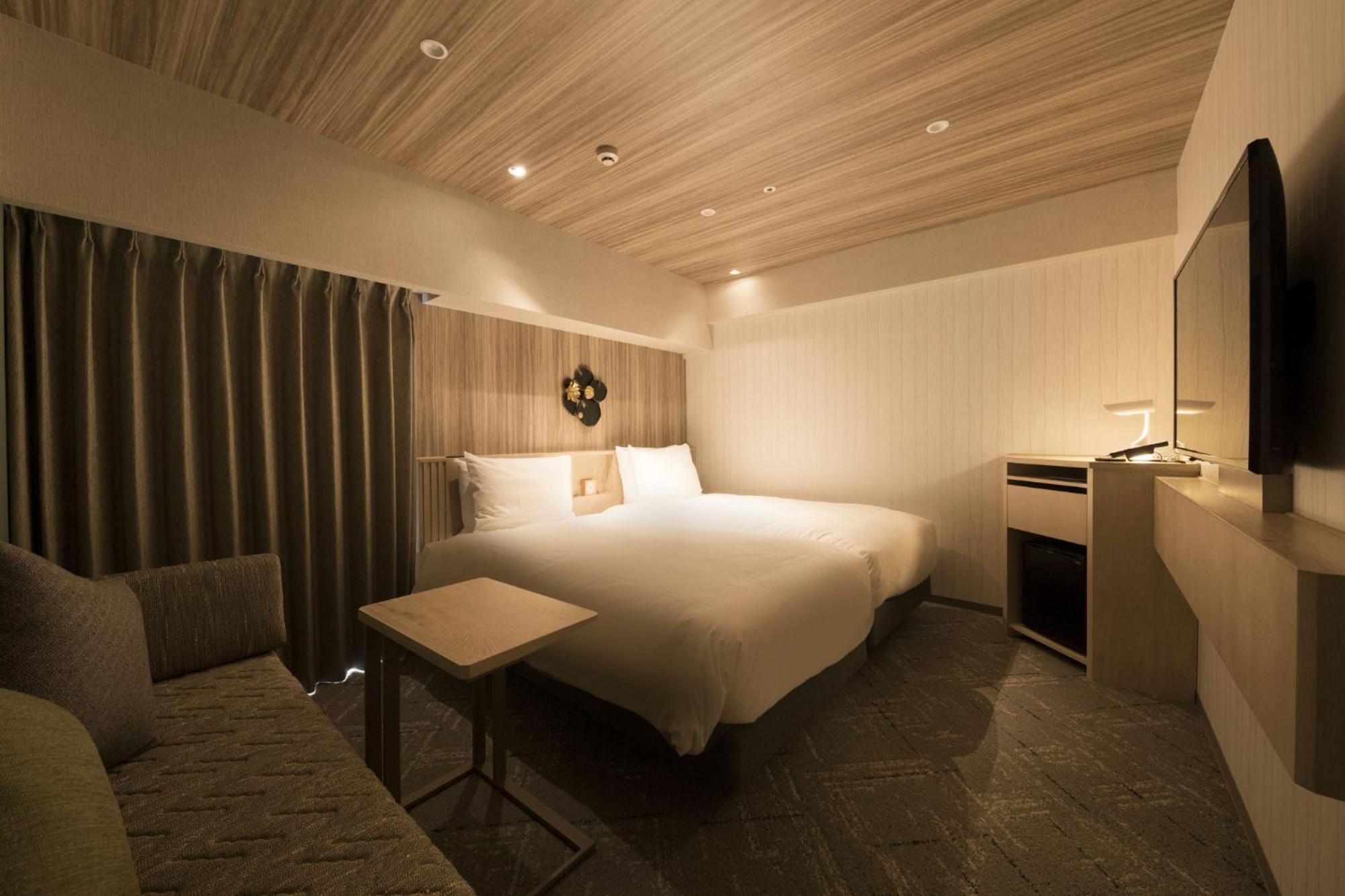Twin Room with Station View - Non-Smoking - Photo 9