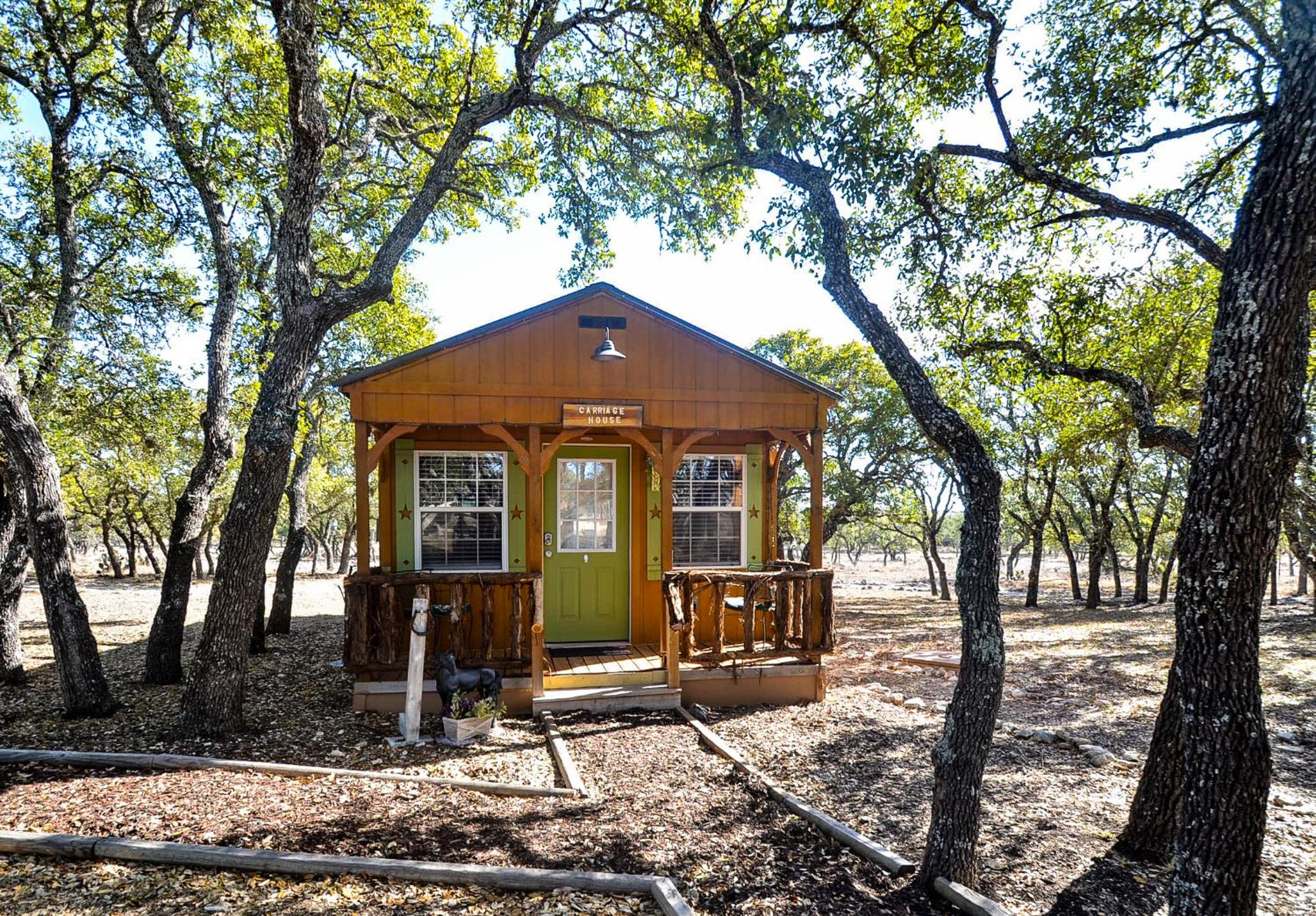 Deluxe Bungalow photo 2