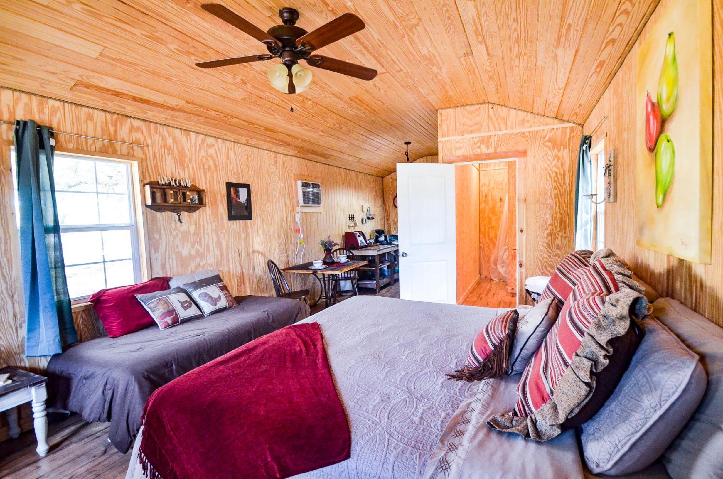 Superior Bungalow photo 1