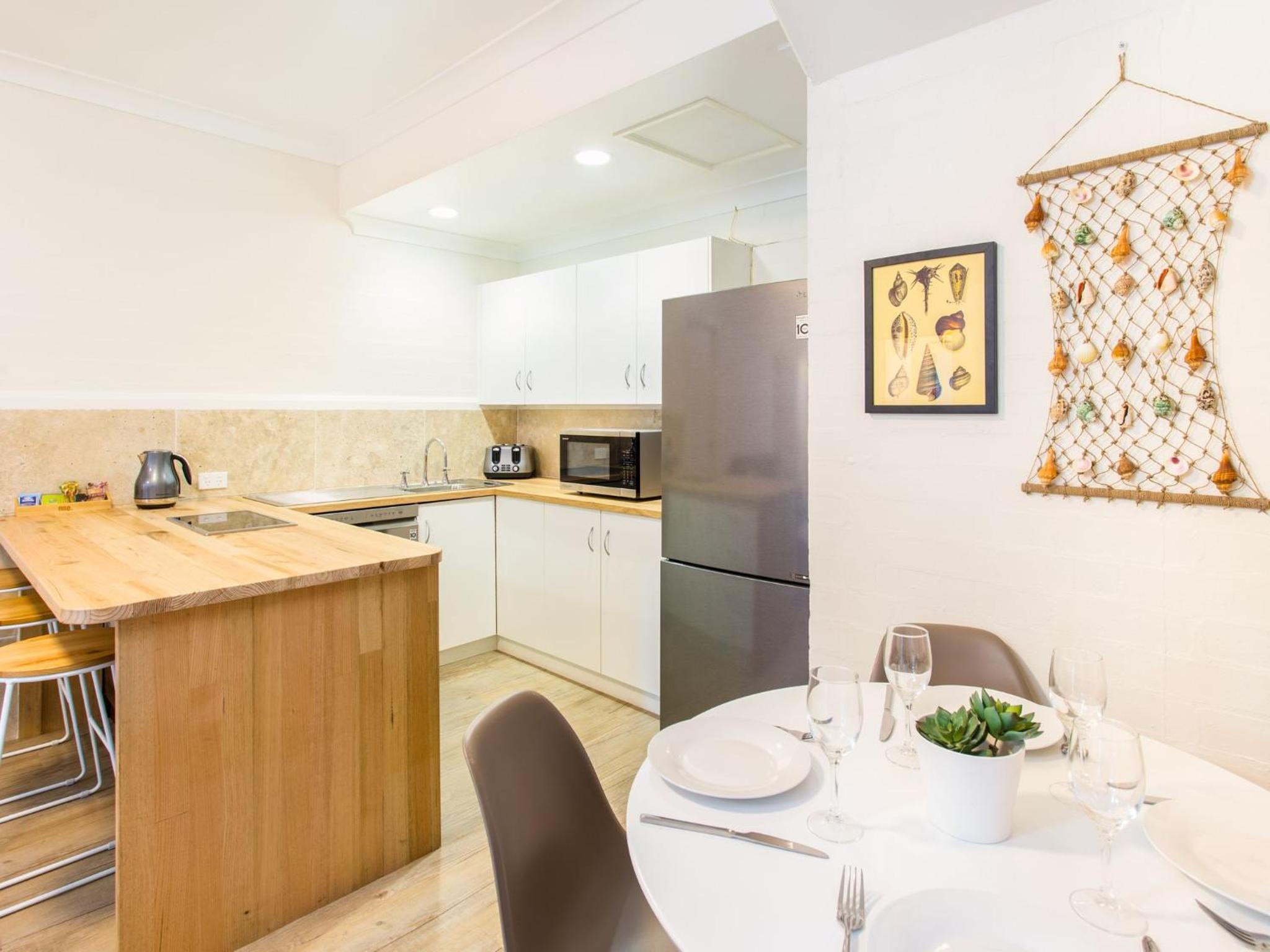 Unit 10 Wallingat - 2 Bedrooms + Lounge + Kitchen photo 3