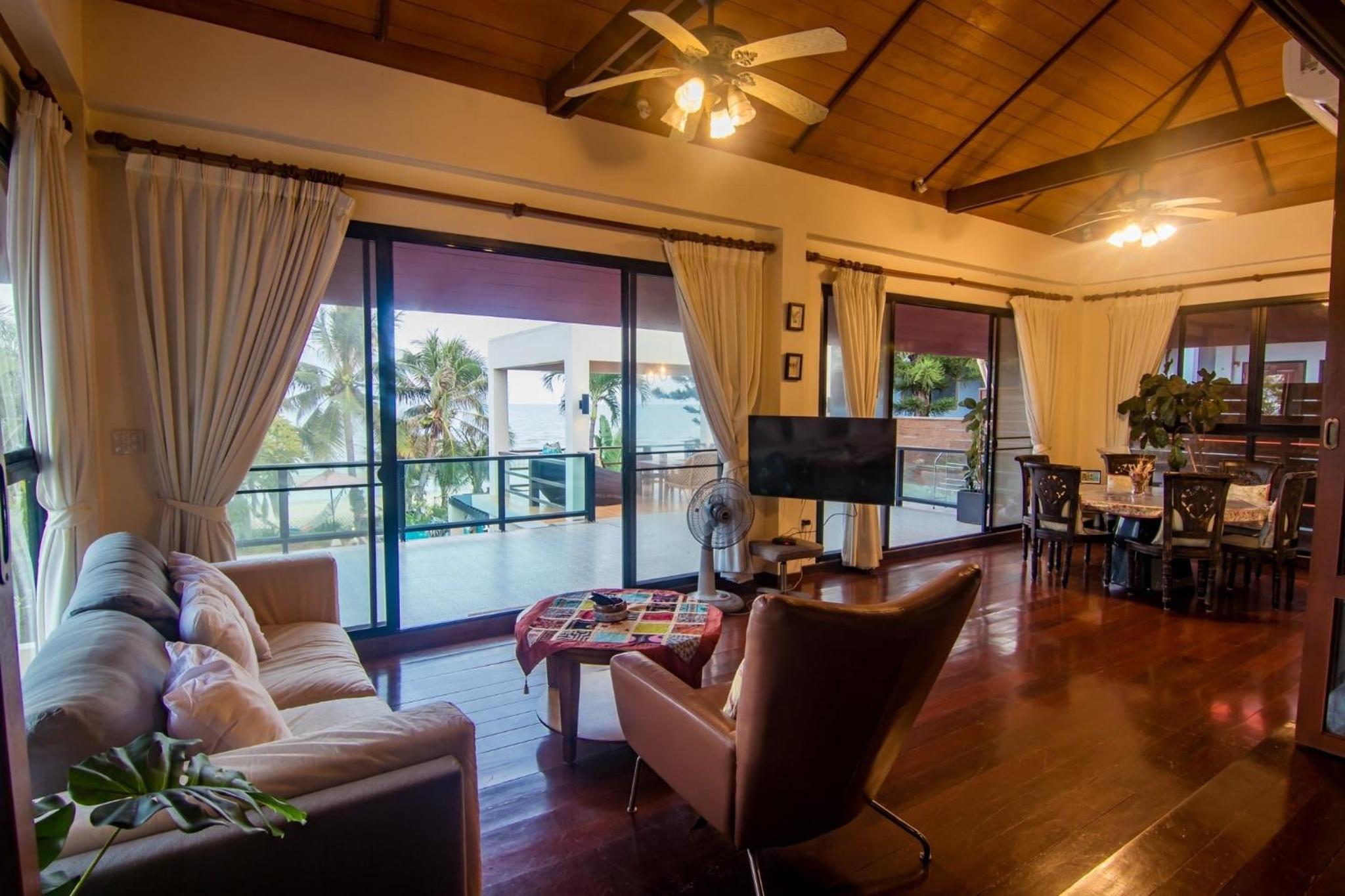 Villa - Beach Front
