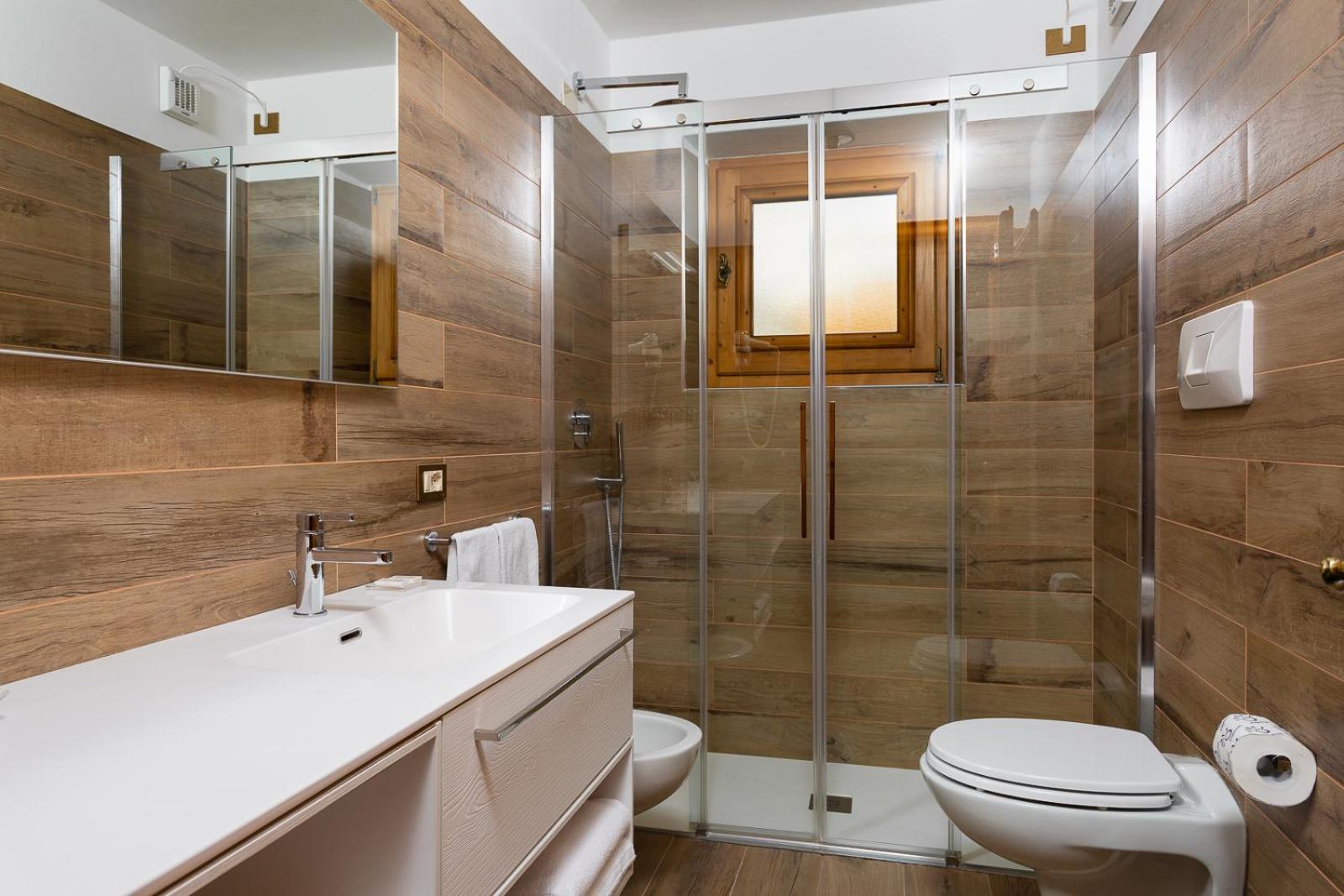 Standard Double Room - Photo 5