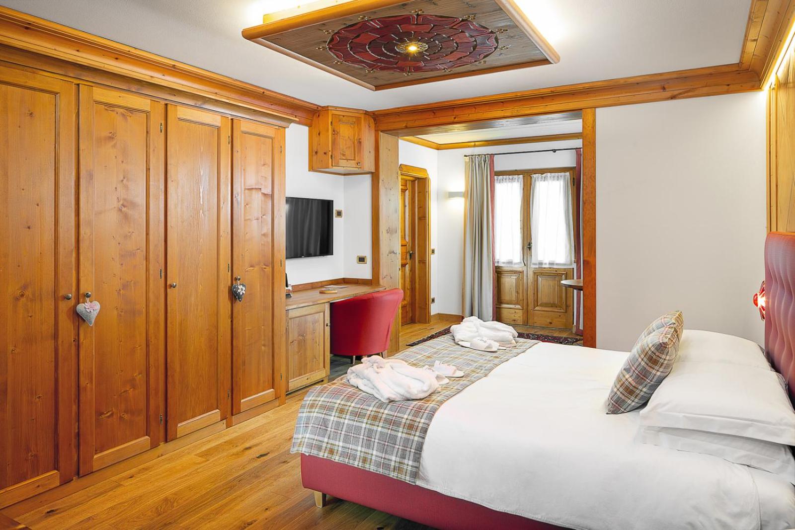 Suite - Photo 23