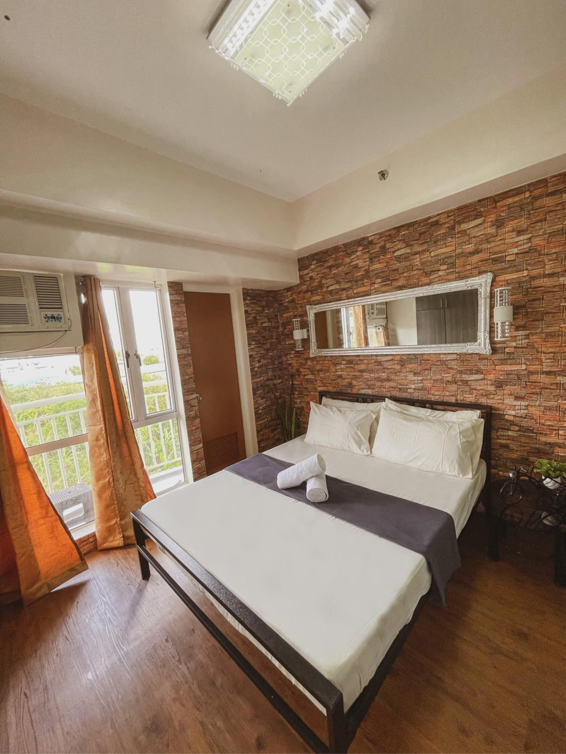 Apartment with Balcony photo 1